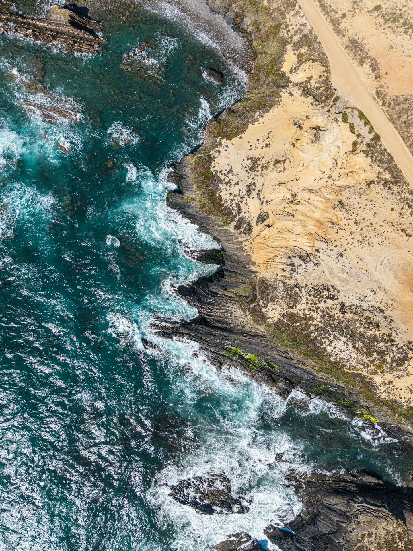 Coastline by Bernd Dittrich, Unsplash