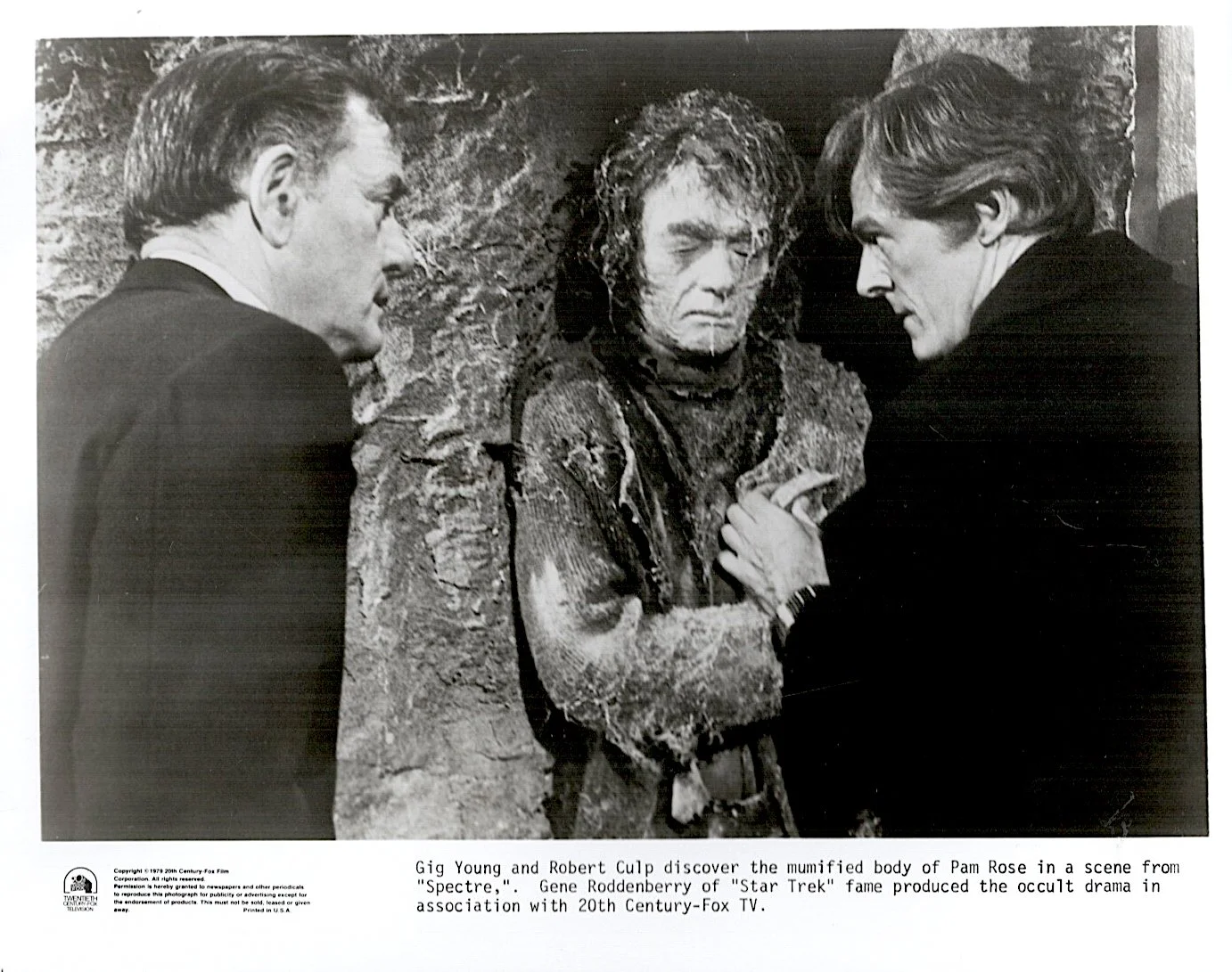 FILM REVIEW: SPECTRE (1977)