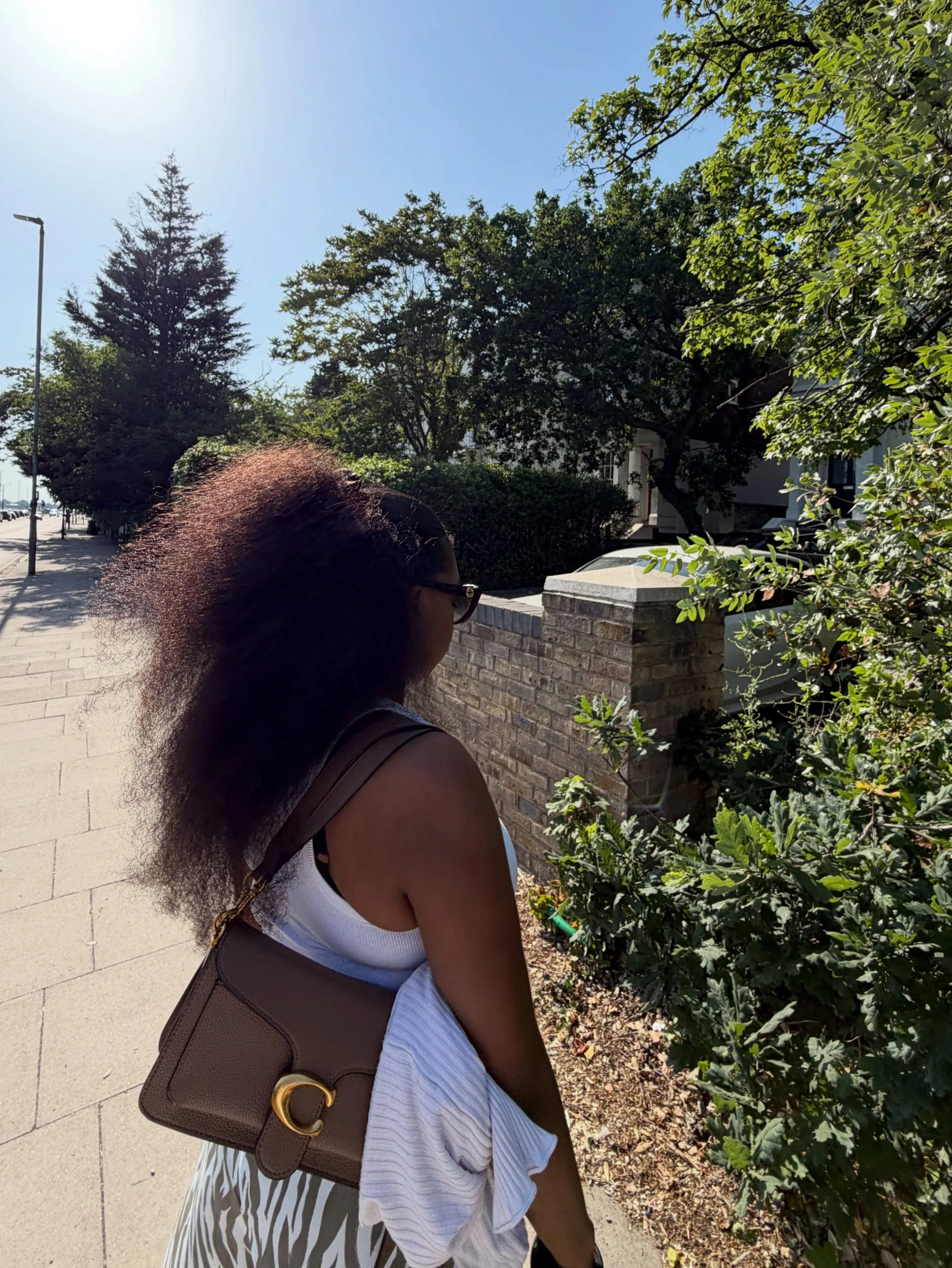 It&rsquo;s a curly hair summer!
 Brushed out Mina curly bundles styled in a half up, half down sew in 

#burmesecurly #halfuphalfdown