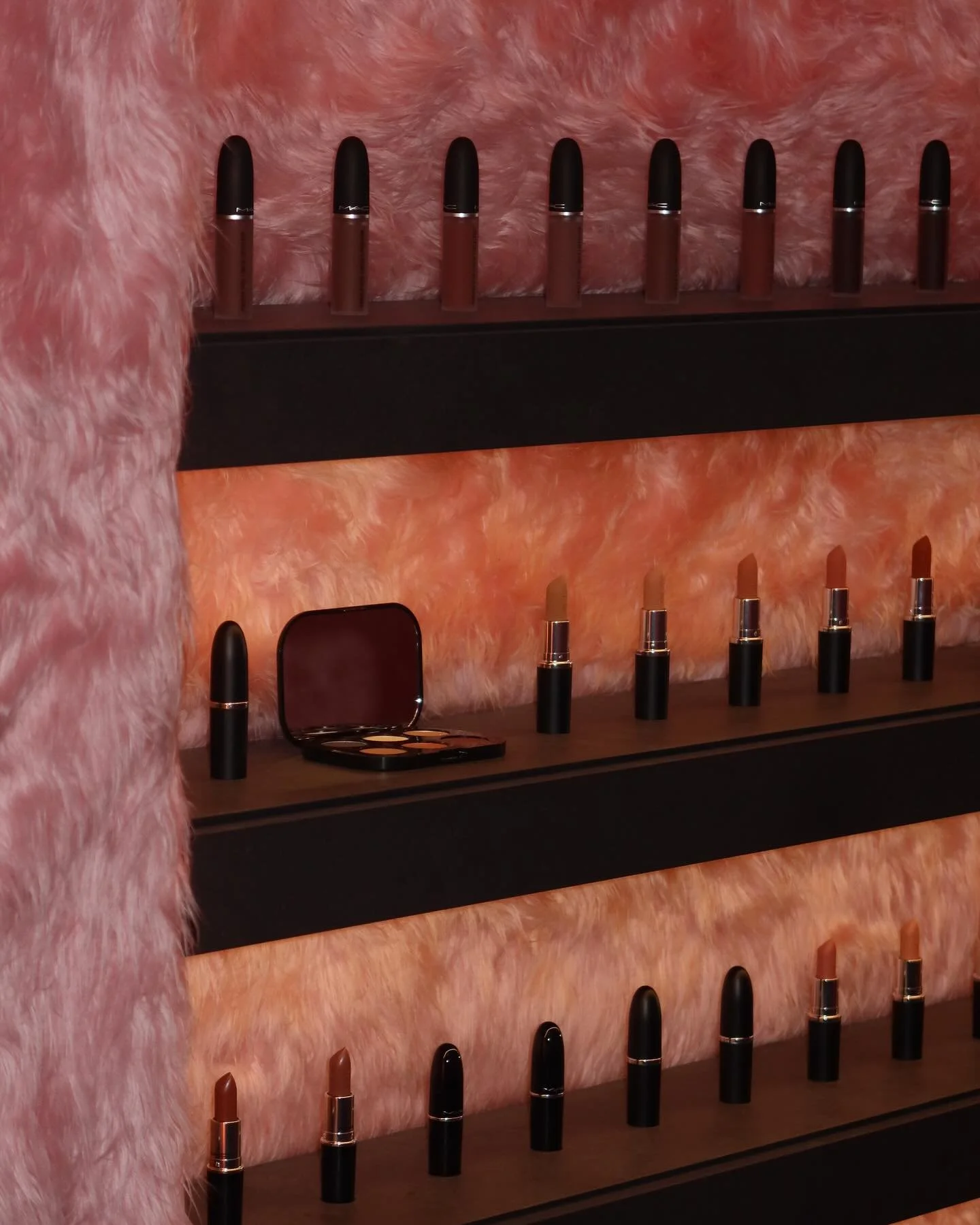 MAC Glam Bus rolled through Copenhagen Fashion Week AW25, bringing ultimate beauty and glamour to the heart of fashion! 

In collaboration with @maccosmeticsnordics the bus became a hotspot for Nordic talents. 

Guest management by Spalt PR.