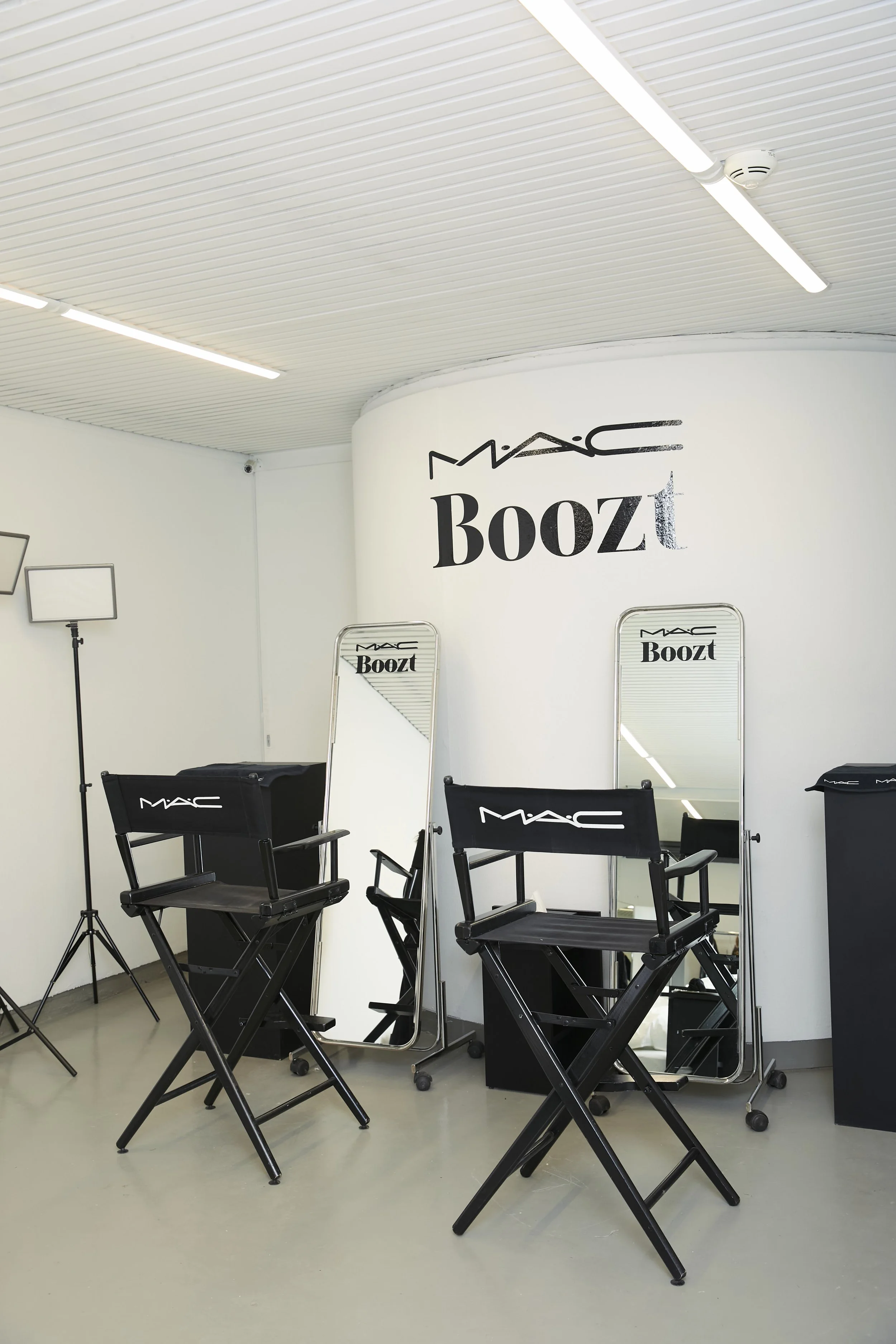 260126_BooztxMac_1460_Card 01.jpg