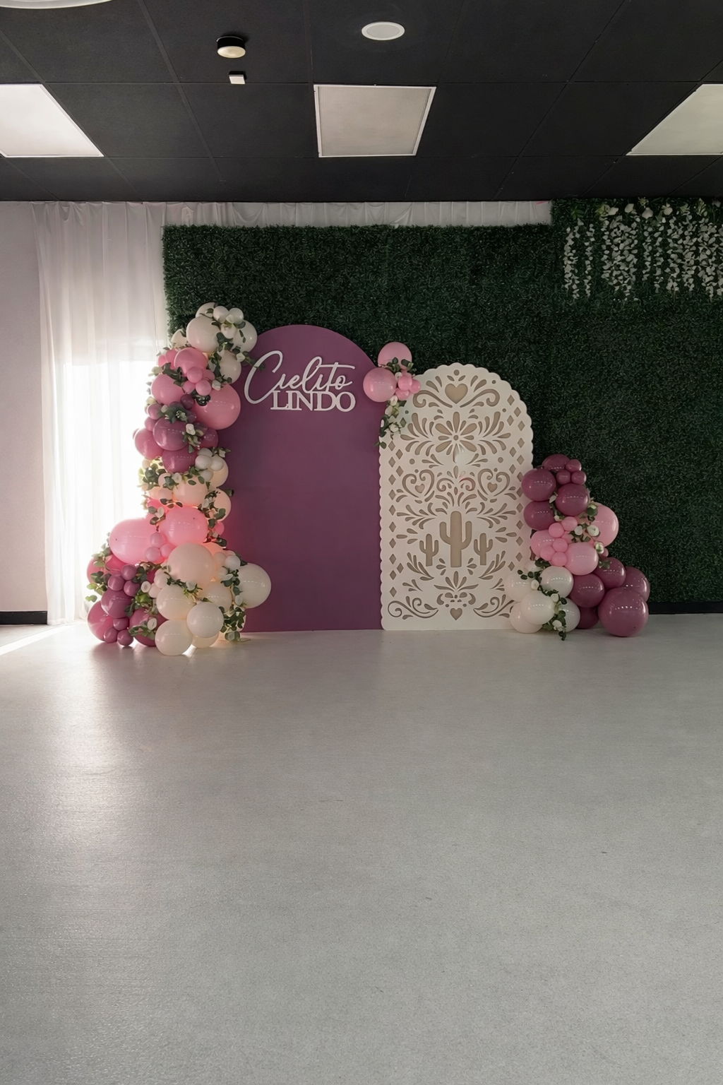 cielito lindo baby shower backdrop with balloon garland in tucson az