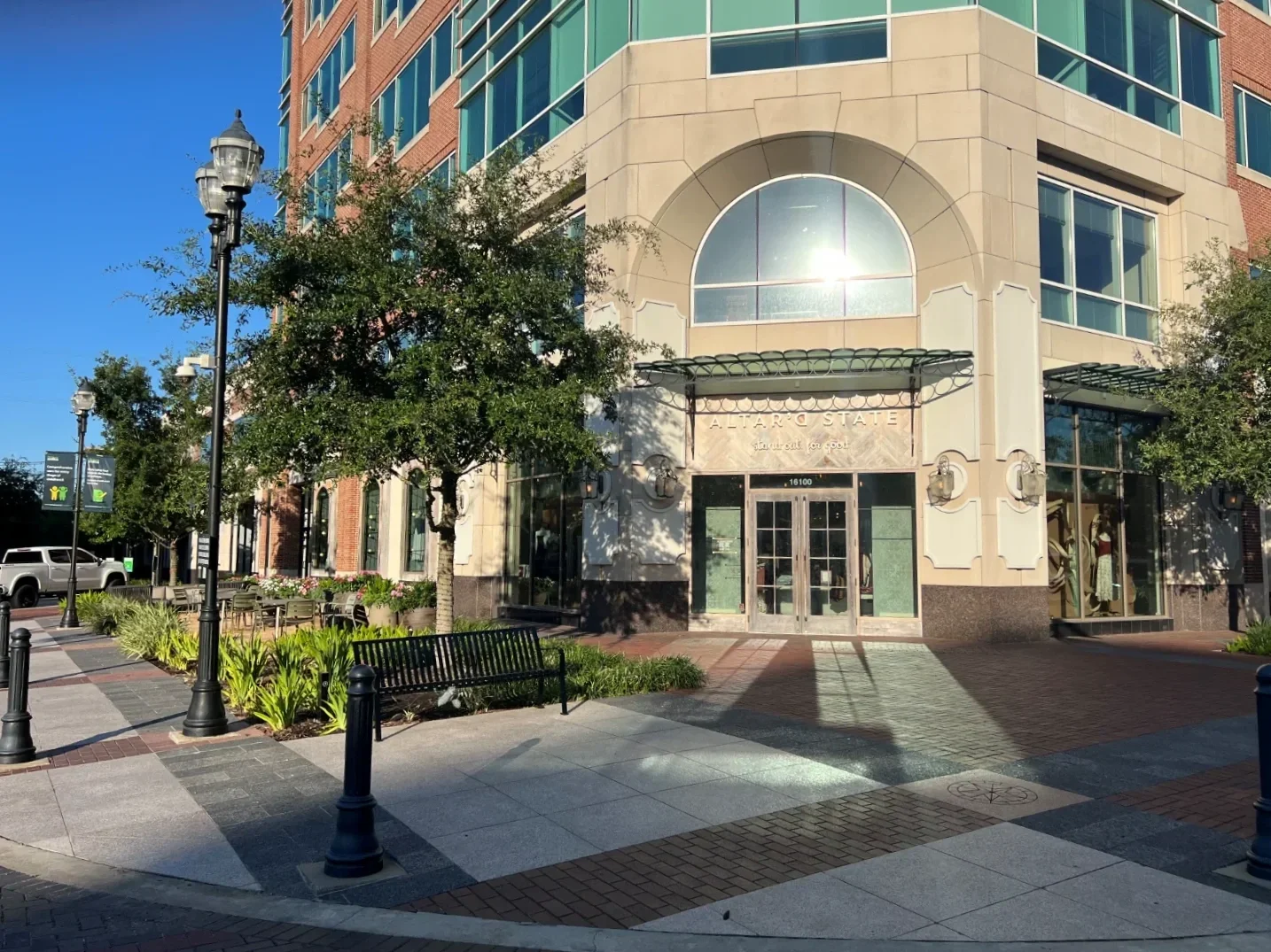 Retail centers commercial landscaping and maintenance in Houston, TX
