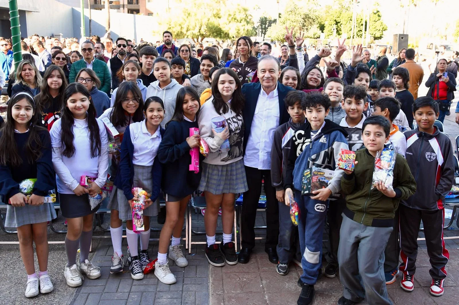 Gobernador Durazo lleva alegría y bienestar a miles de familias sonorenses con el Operativo Navideño