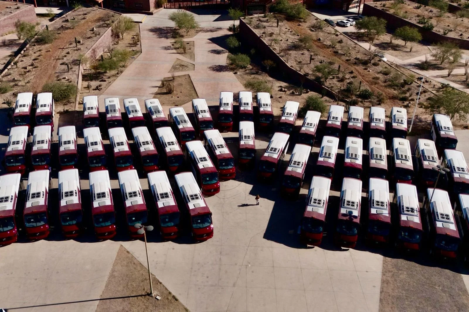 Gobernador Durazo entrega unidades para un transporte público más seguro y moderno