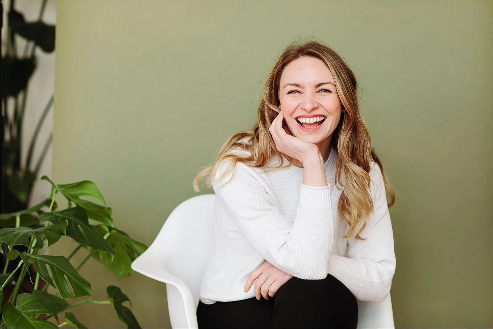 Cortisol Confusion: The Truth About Stress, Hormones &amp; Burnout with Rachel Mark