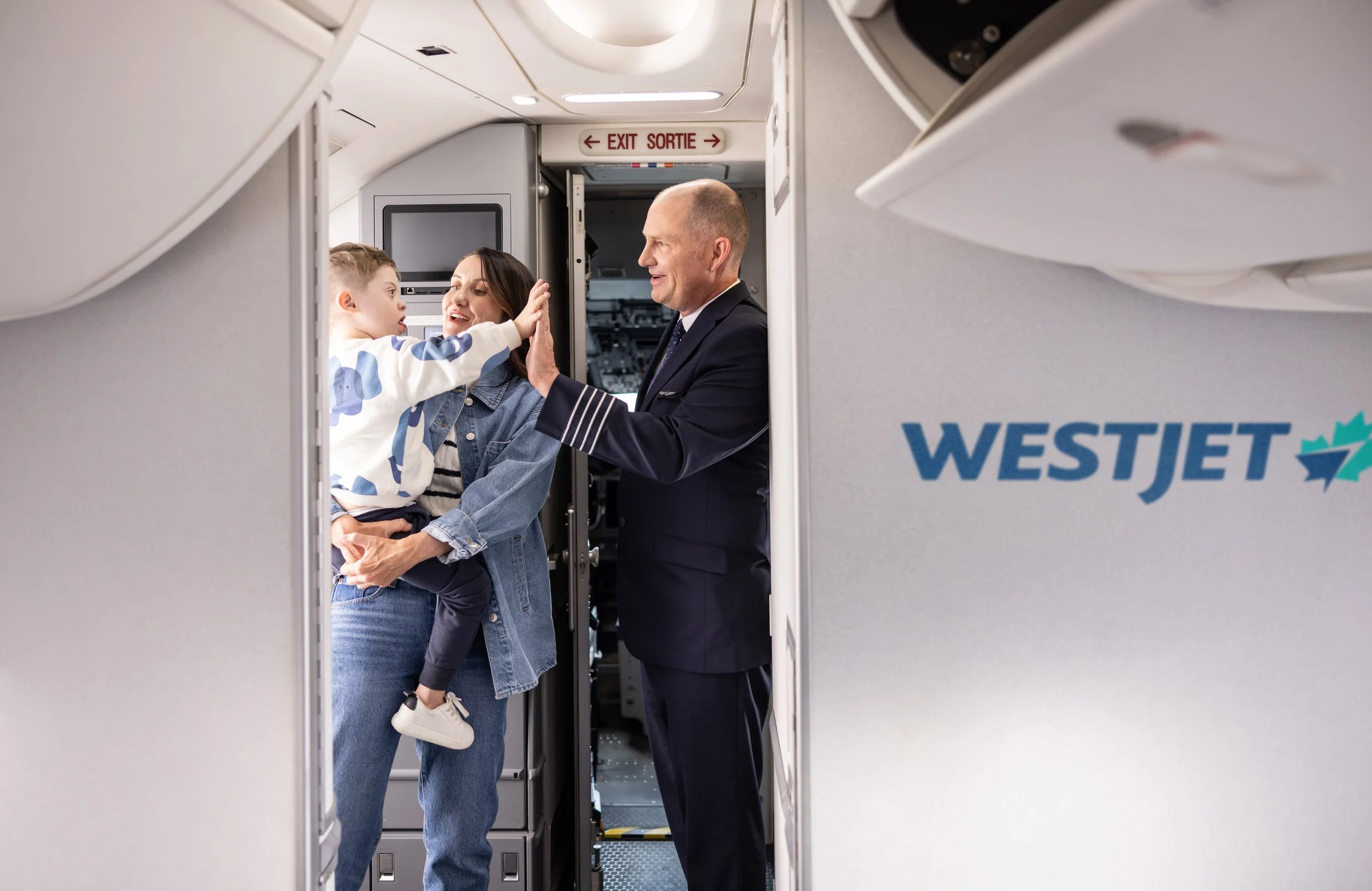 WJ-737-NH-FamilyWithPilot.jpg