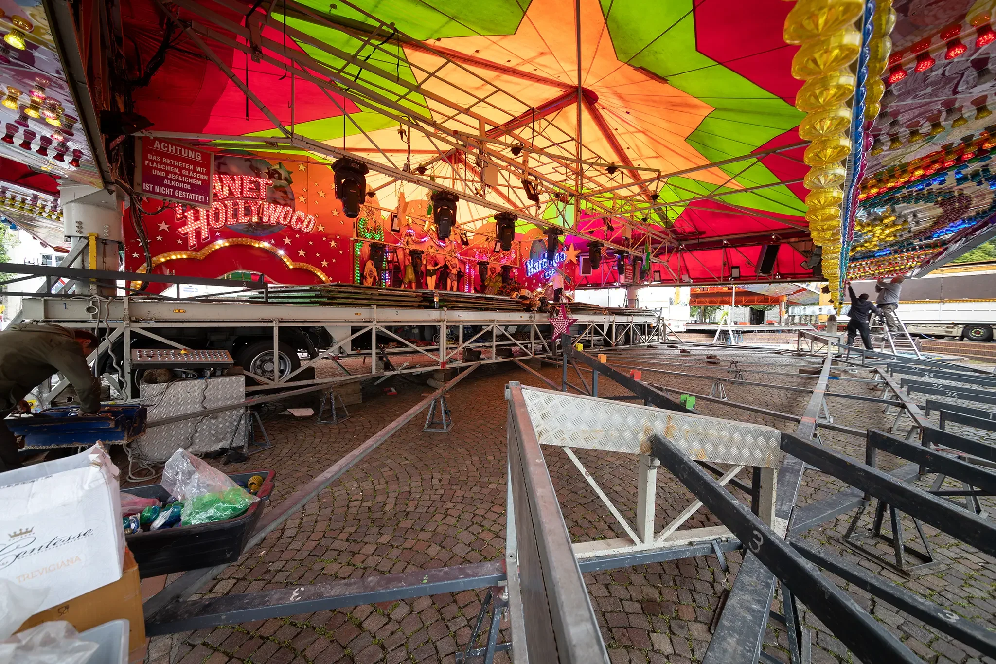 Aufbau Musikexpress Kirmes Bergisch Gladbach 1.webp