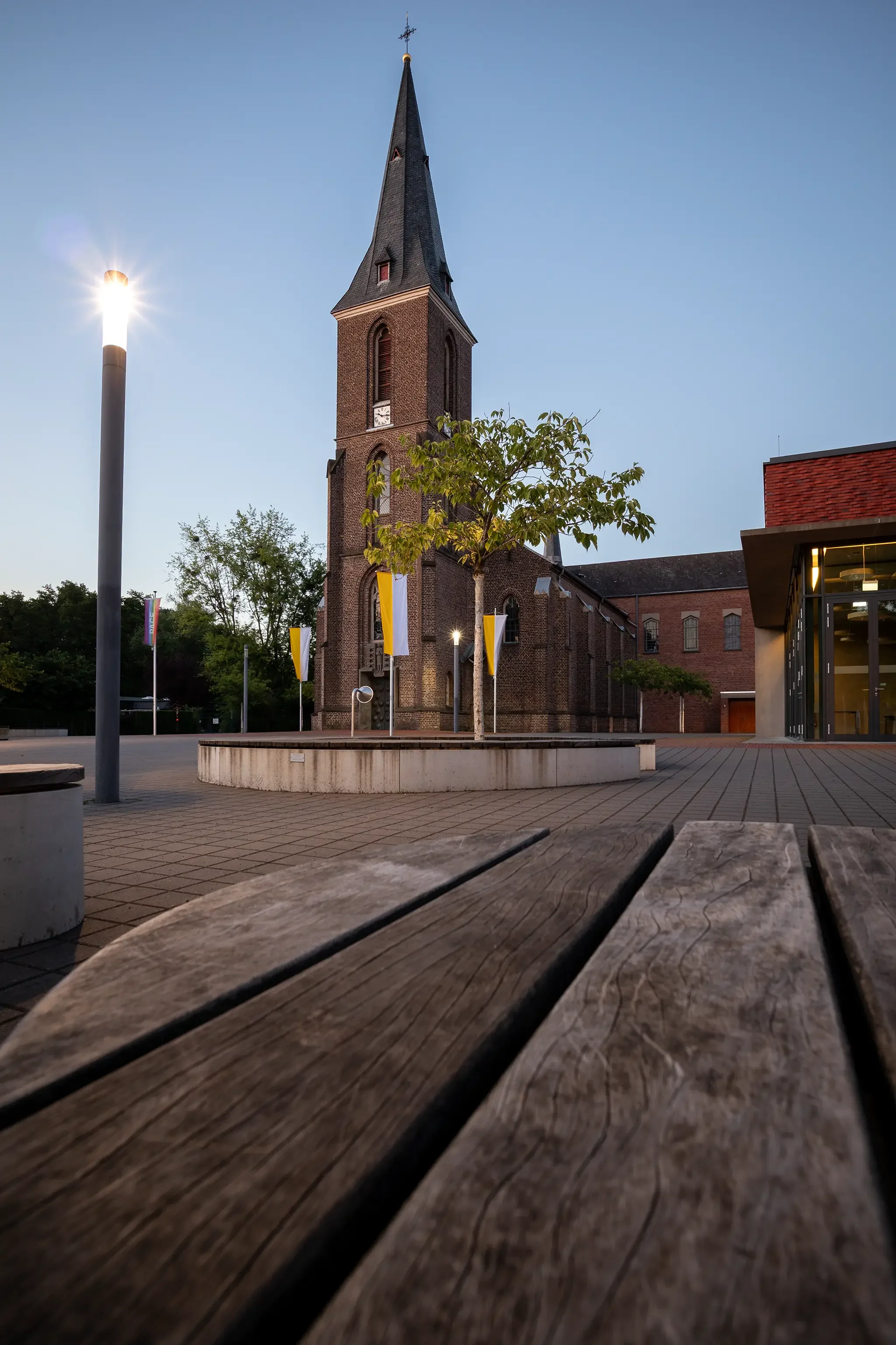 St. Johann Baptist, Refrath