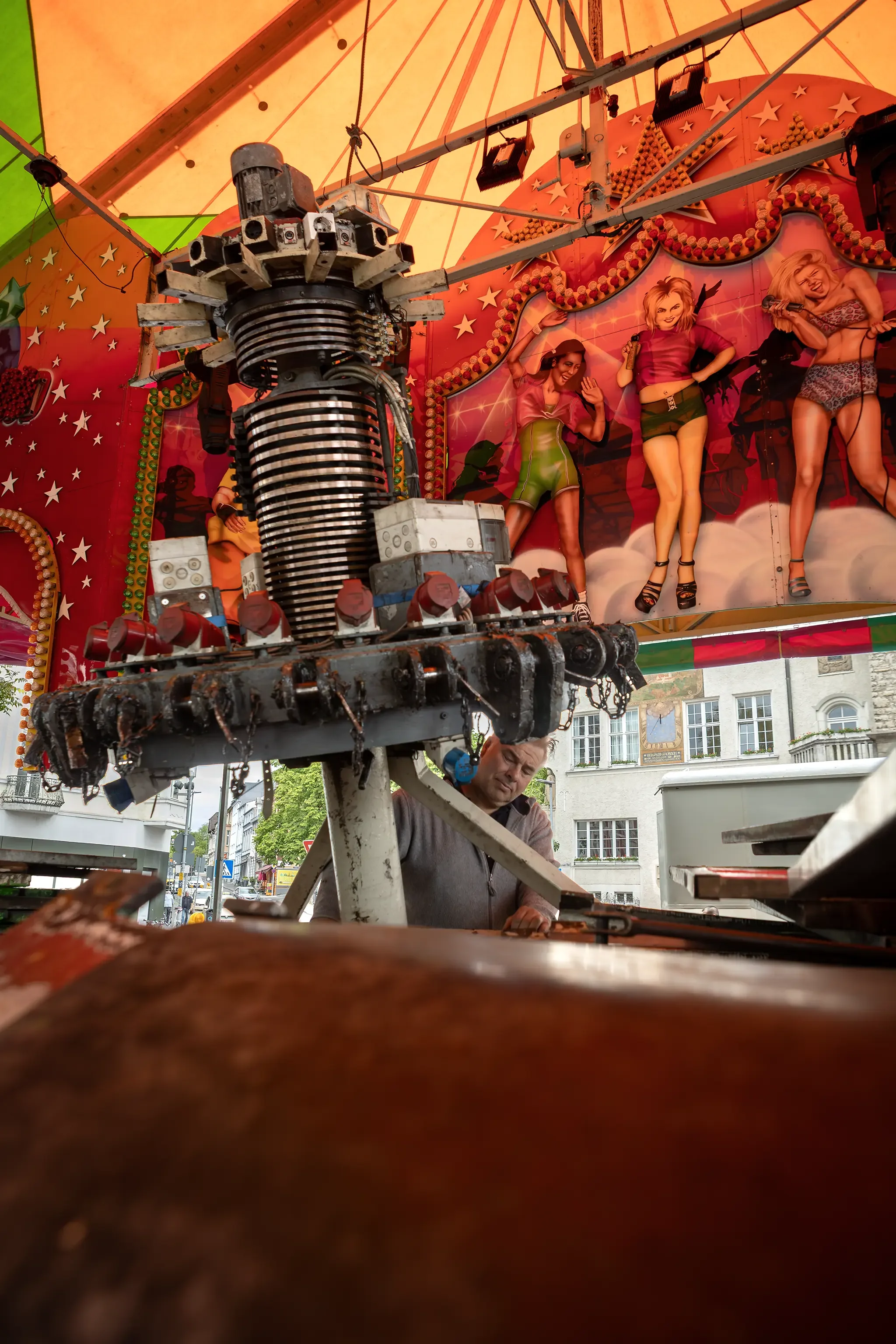 Aufbau Musikexpress Kirmes Bergisch Gladbach 16.webp