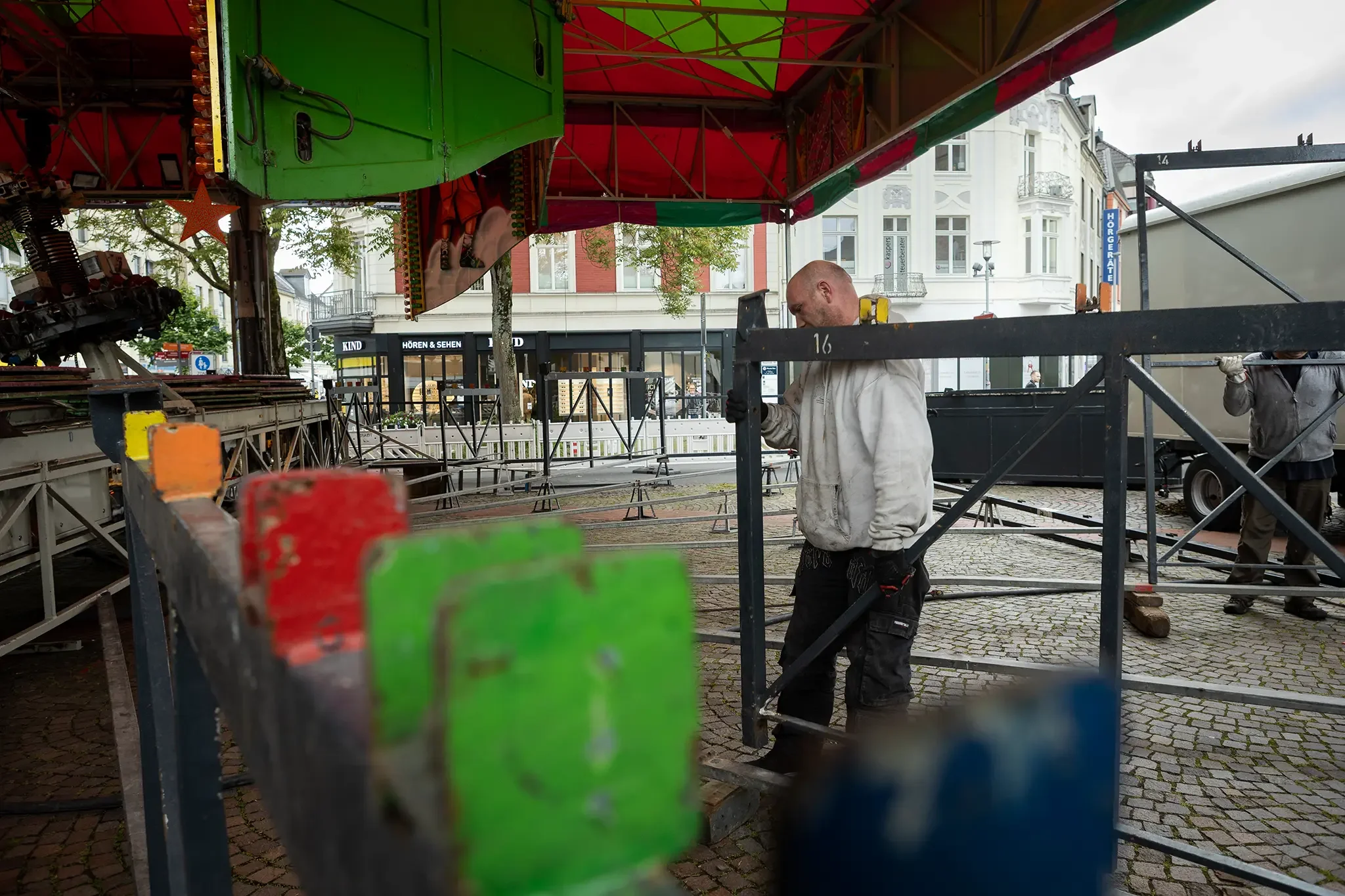 Aufbau Musikexpress Kirmes Bergisch Gladbach 14.webp