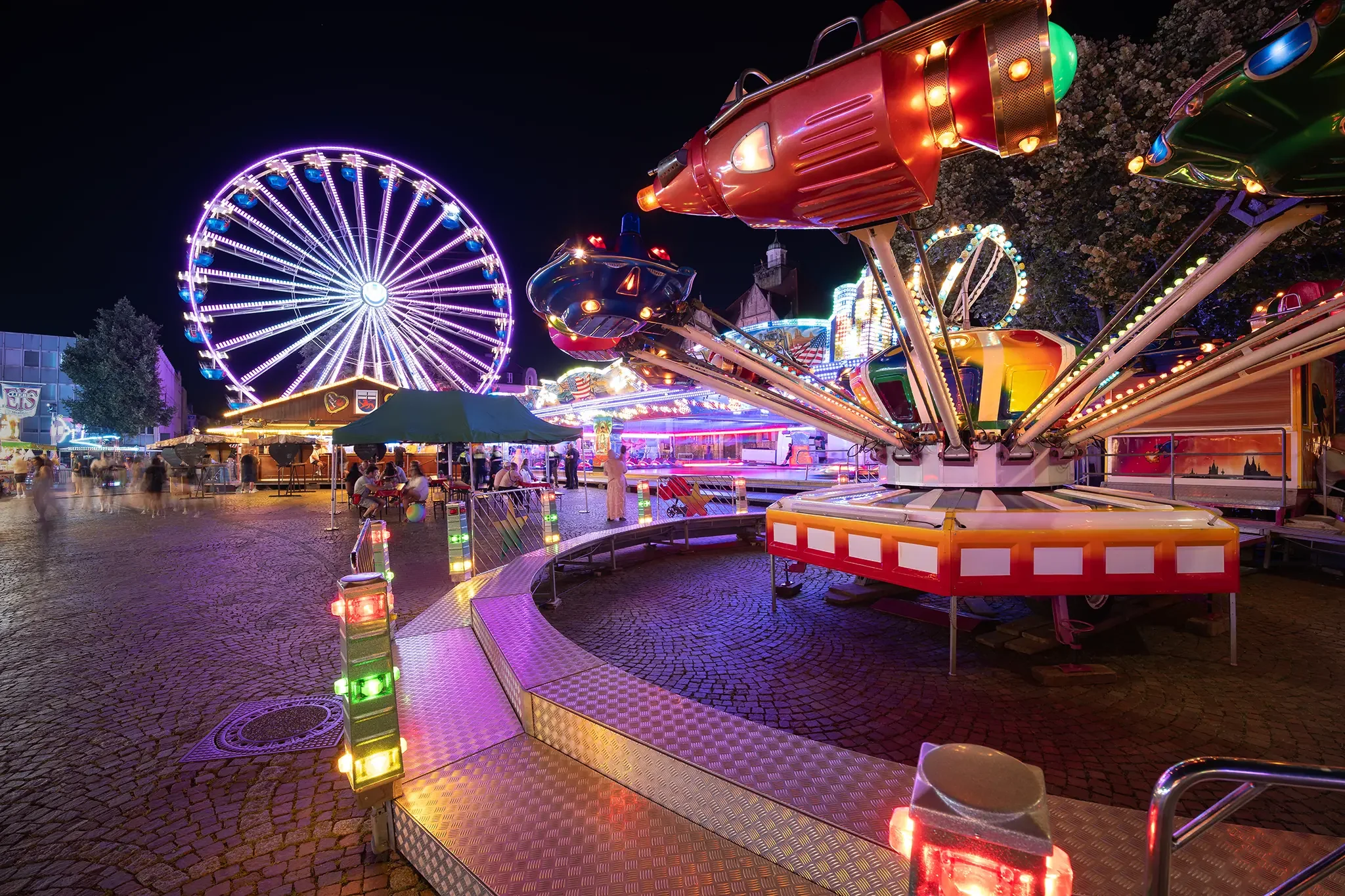 Die Kirmes bei Nacht