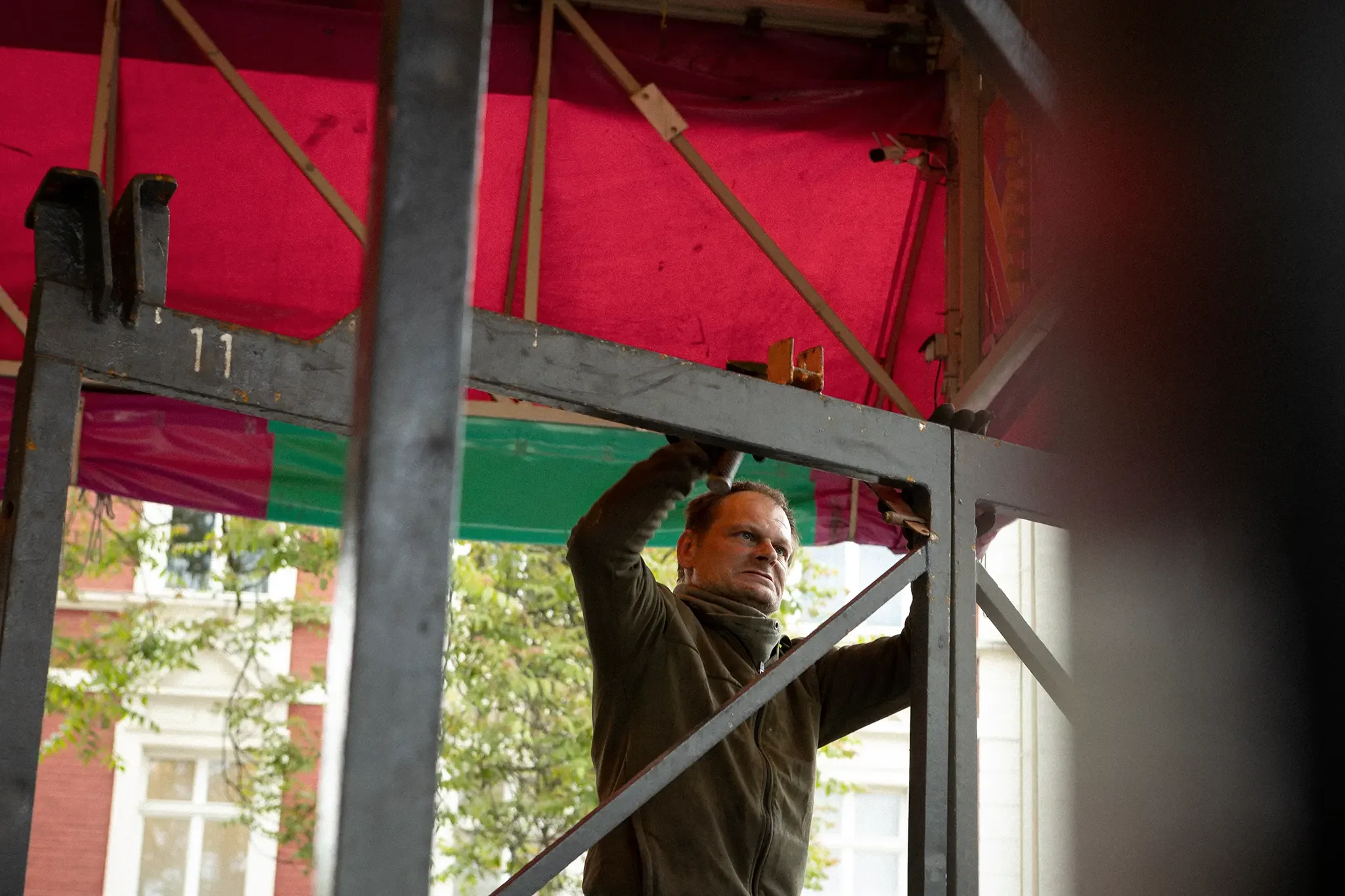 Aufbau Musikexpress Kirmes Bergisch Gladbach 13.webp