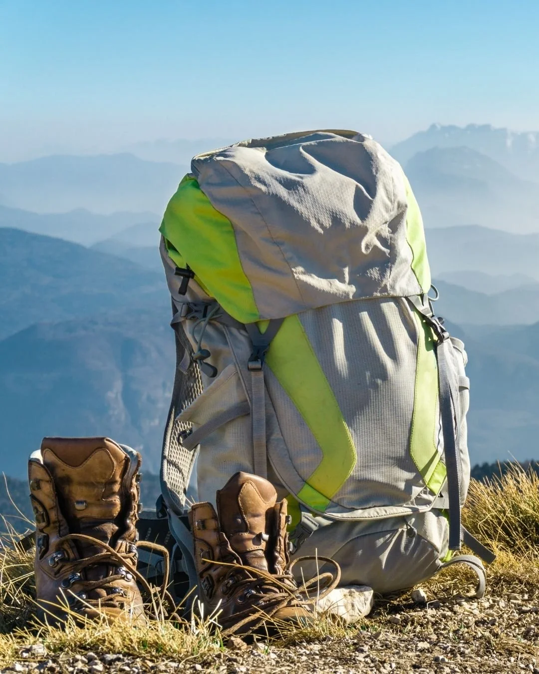 Integración de grupo y el autoconocimiento profundo. Retiros de generación, experiencias inmersivas de senderismo hicke guiado. Sacamos al alumno del aula para que conecte con recursos internos naturaleza, fortaleciendo vínculo salud mental
