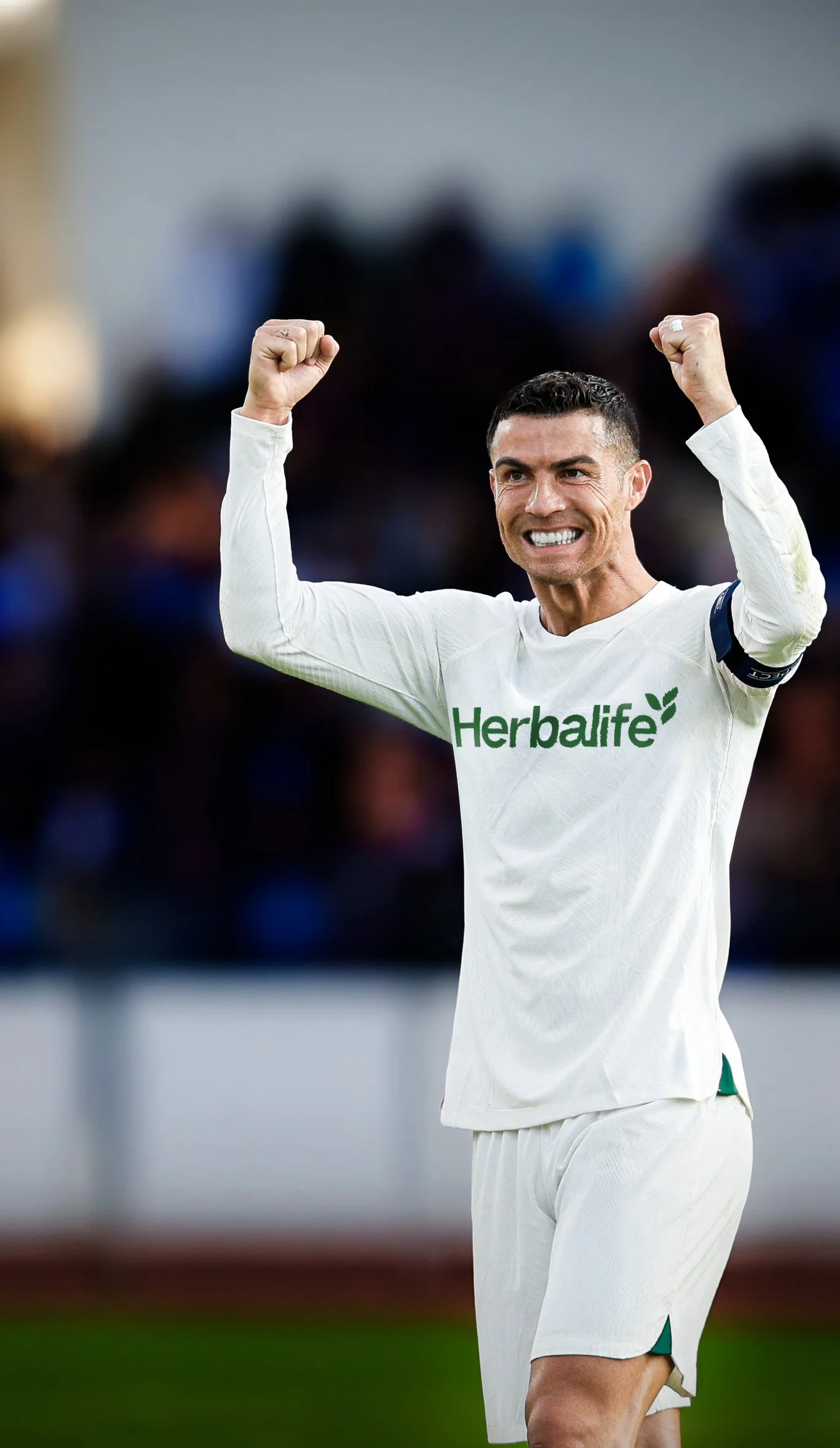 cristiano-ronaldo-herbalife-fuel-like-ronaldo-campaign-2.jpg
