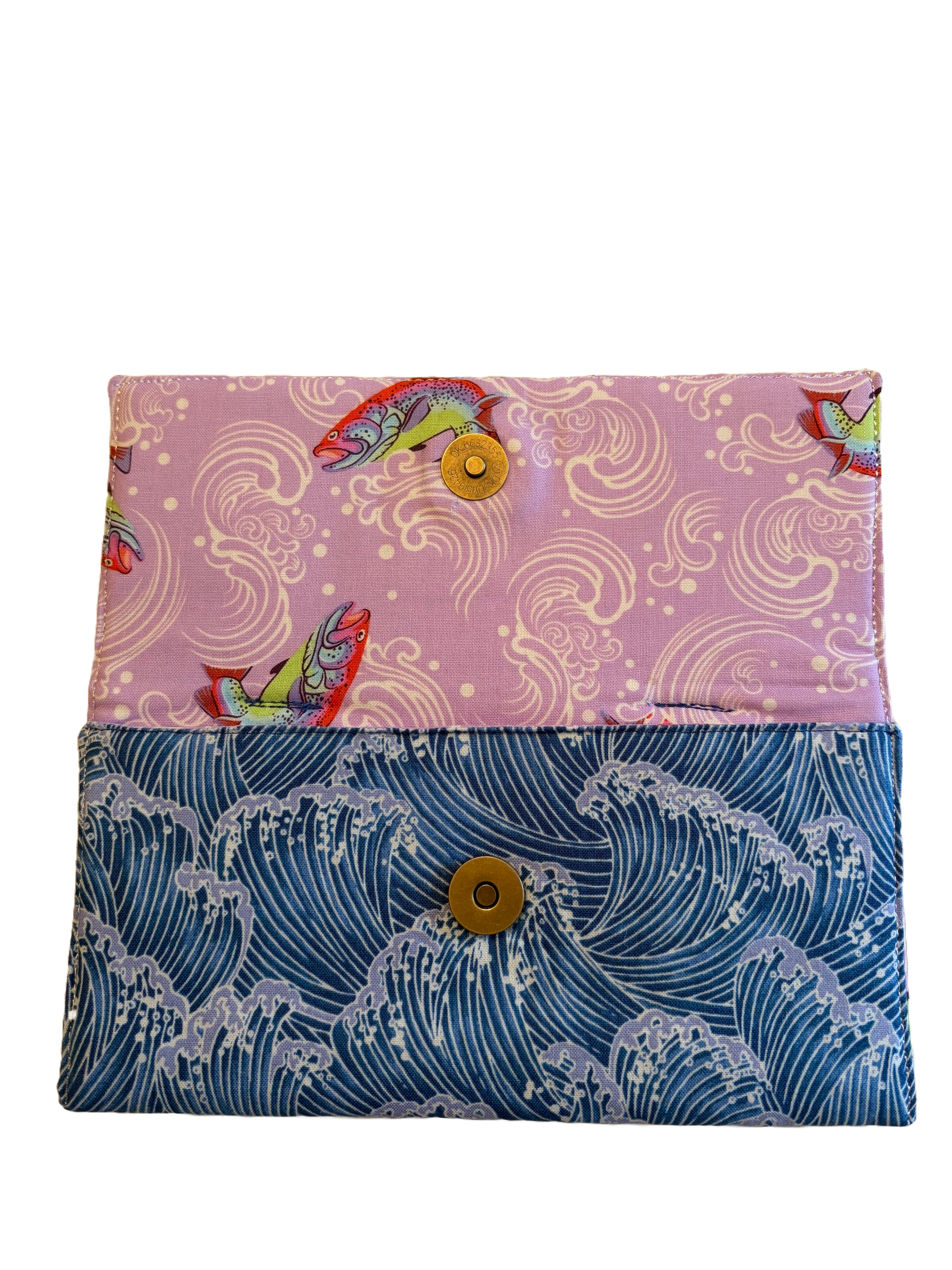 The Great Wave Phone Keeper open NBG.png