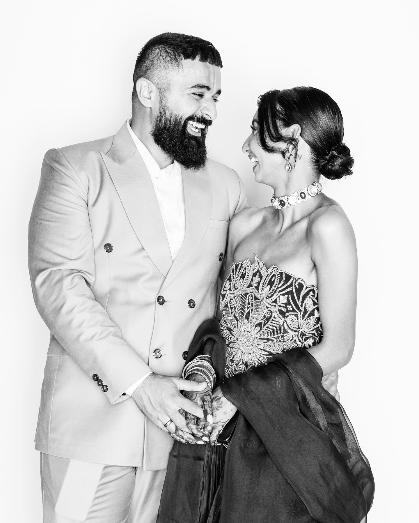 A moment they didn&rsquo;t know they gave us 🤍

#haloportraits #weddingportraits #blackandwhite #candids