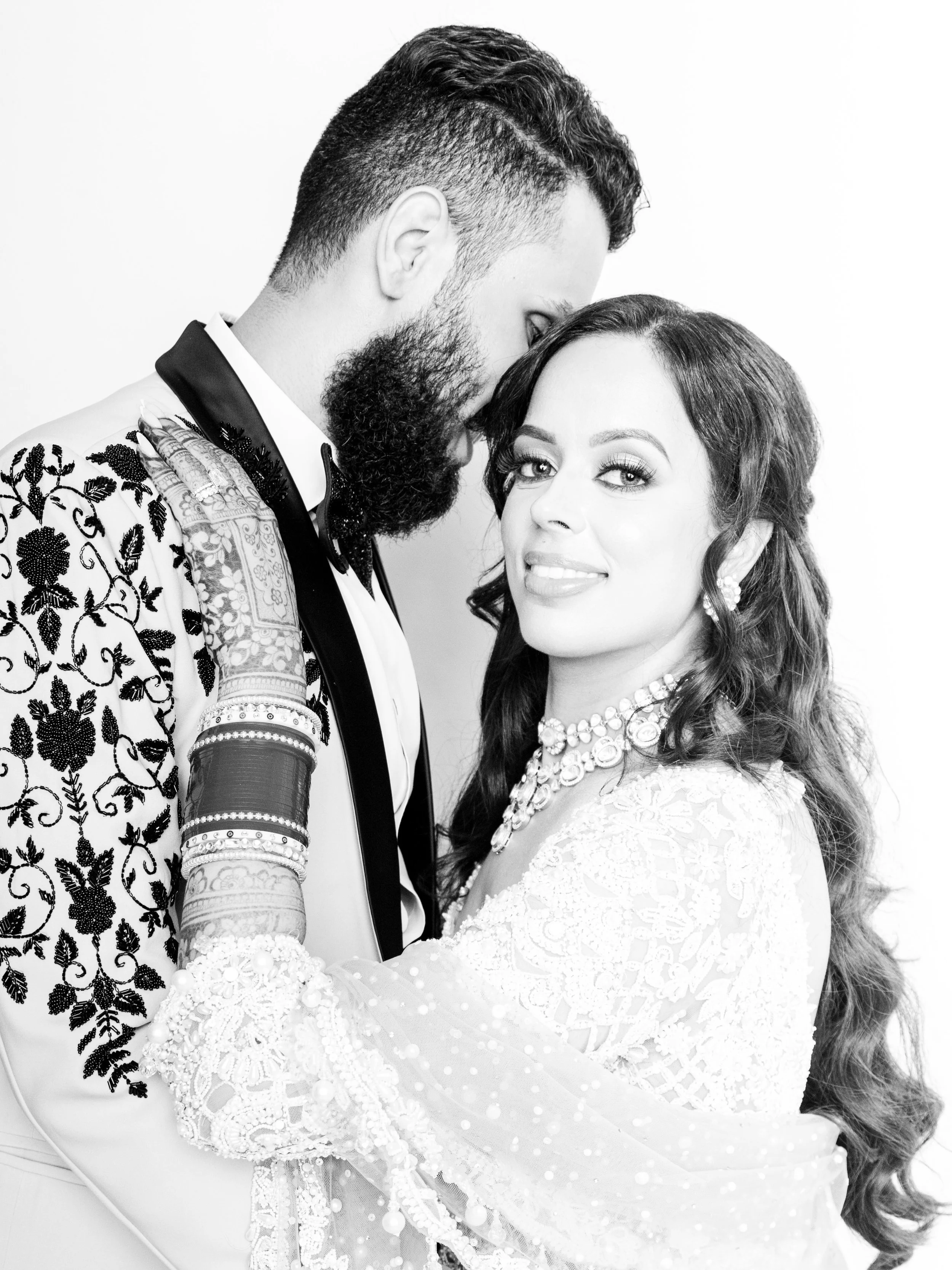 Celebrating Preetpal &amp; Jaspreet 🤍✨

#chiquemoments #weddingportraits #blackandwhiteportrait