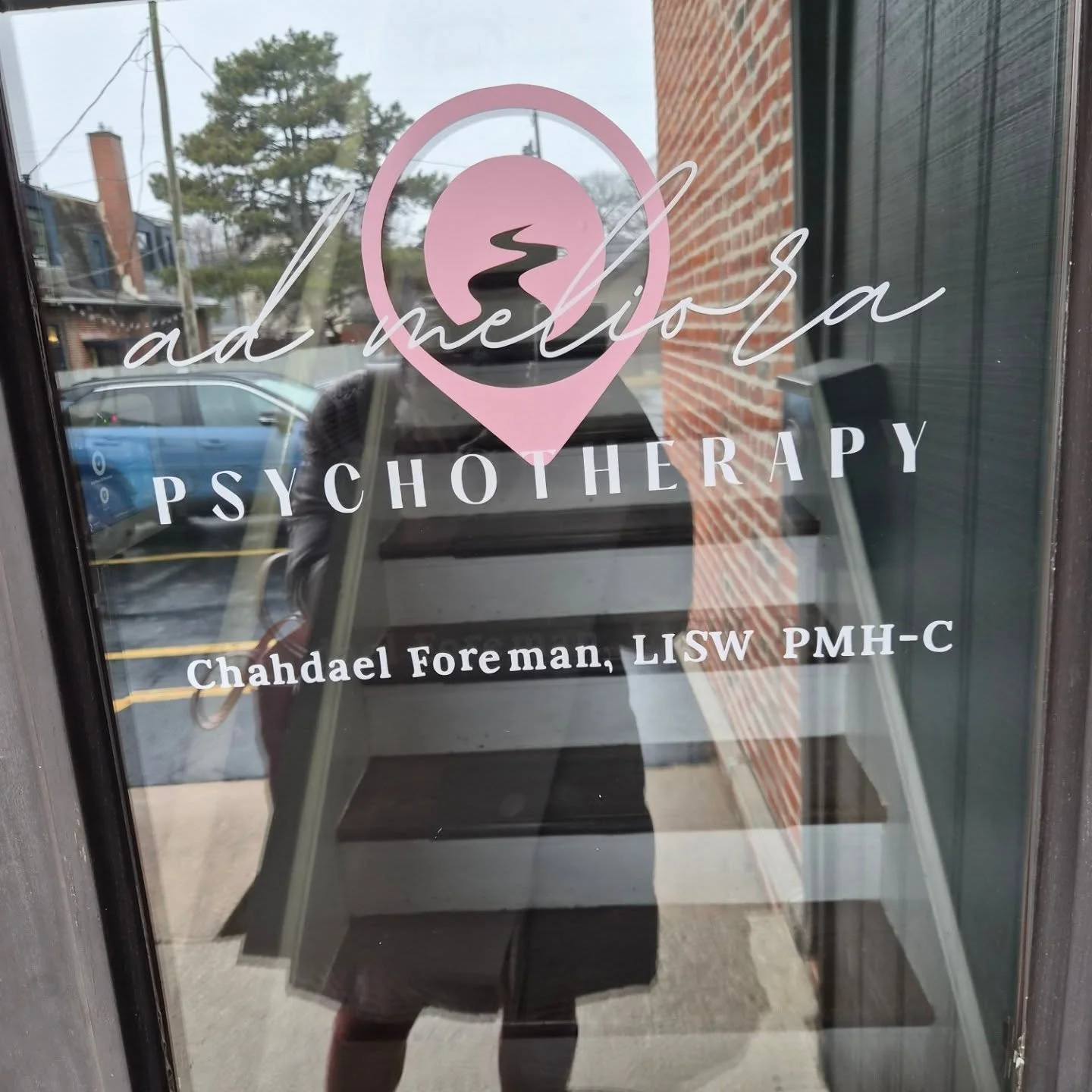 I'm open for business (in person)!! I am able to provide in-person services in my own space! It took so much work and patience for me to get this point! 
#ohiotherapist #blacktherapist #columbus #brewerydistrict #maternalmentalhealth