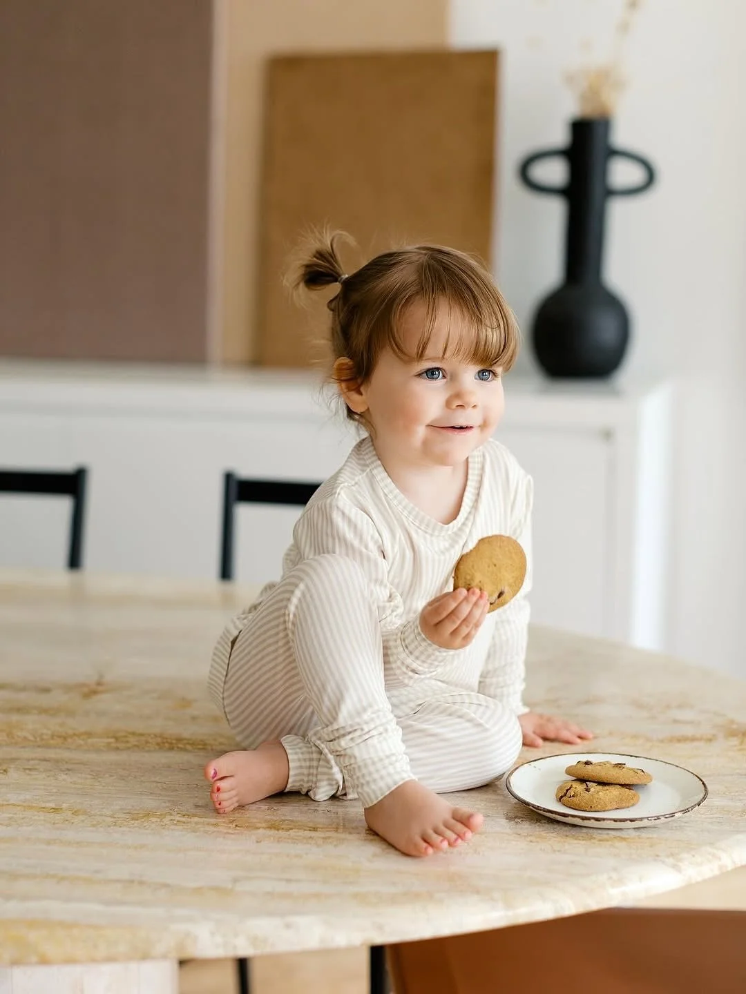 Snack time with @roobearkids 

📸 @elzaphotographie 

#mararamirostudio