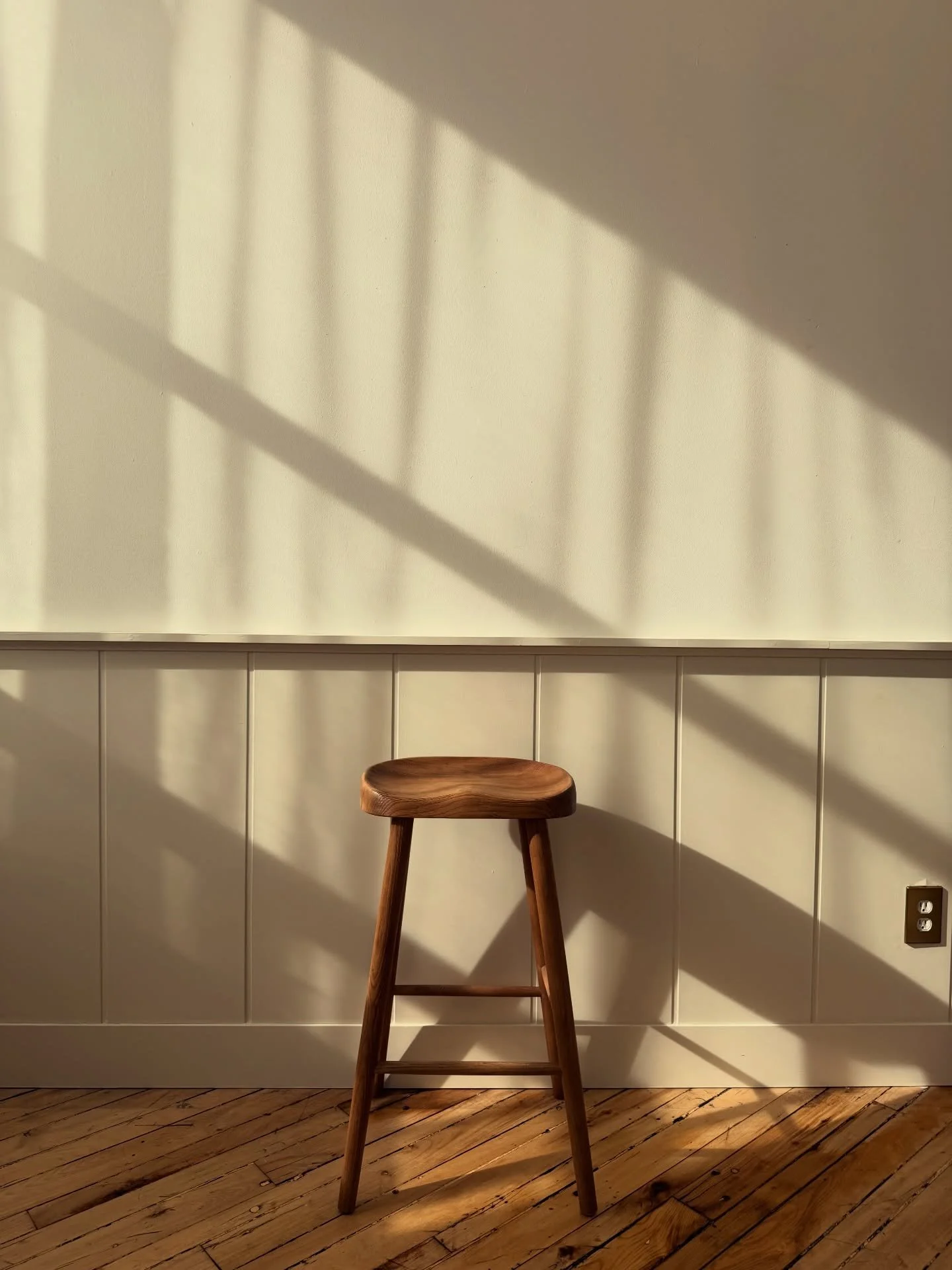 Let the simple things draw you in. 

Bookings available for photo shoots, content creation and mini events. 

#naturallightphotography #photostudio #brandshoot