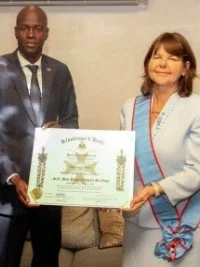 President Moïse honors and decorates the Ambassador of Canada