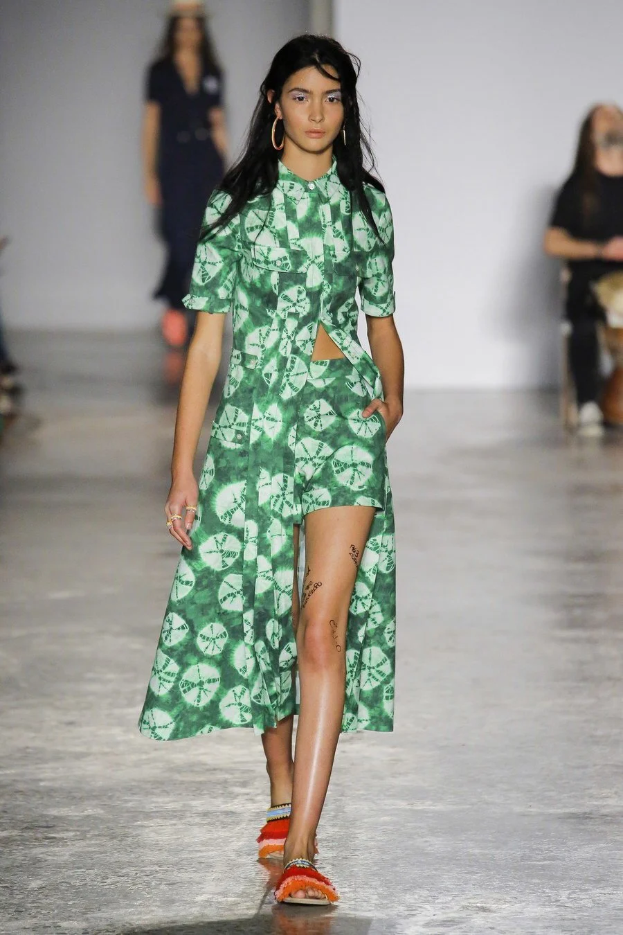 SPRING 2018 READY-TO-WEAR : STELLA JEAN
