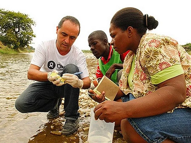 Fighting Cholera With a Smartphone