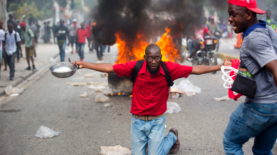In Pictures: Rubber bullets, tear gas at Haiti protests