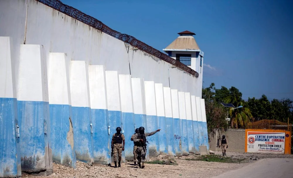 Hundreds of inmates are still on the run in Haiti after a massive prison break that resulted in 25 deaths
