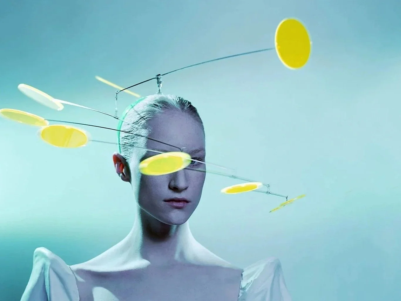 ' Yellow Calder ' 1998