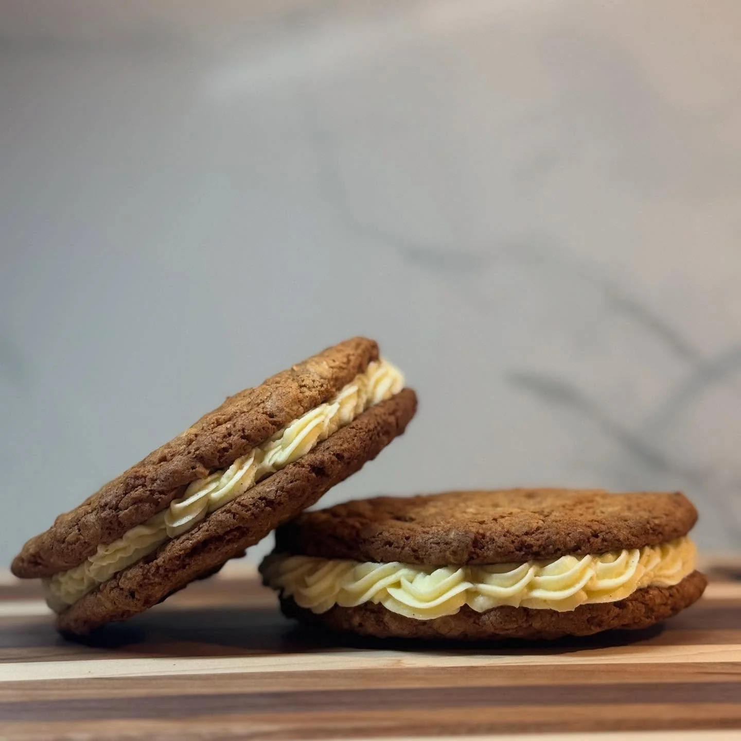 Happy February! Oatmeal Creme Pies were a HIT this past weekend! I ate alotttt of Little Debbies Snacks growing up. Upgrading this childhood classic was so fun and I&rsquo;m so happy everyone enjoyed them as well. I hope the rest of the month treats 