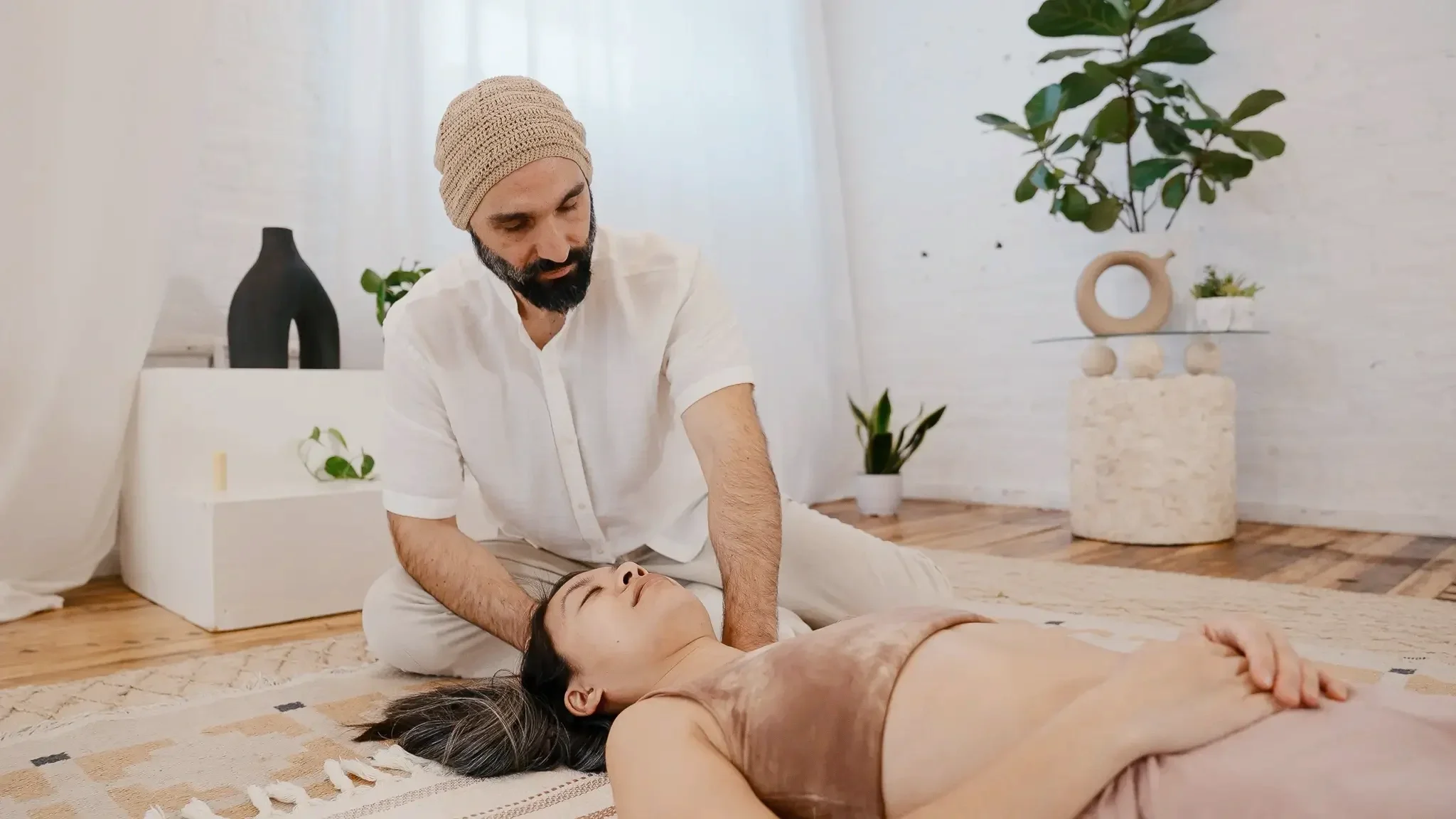 picture of Joel Gheiler doing Rolfing in Boston in his Touchable bio