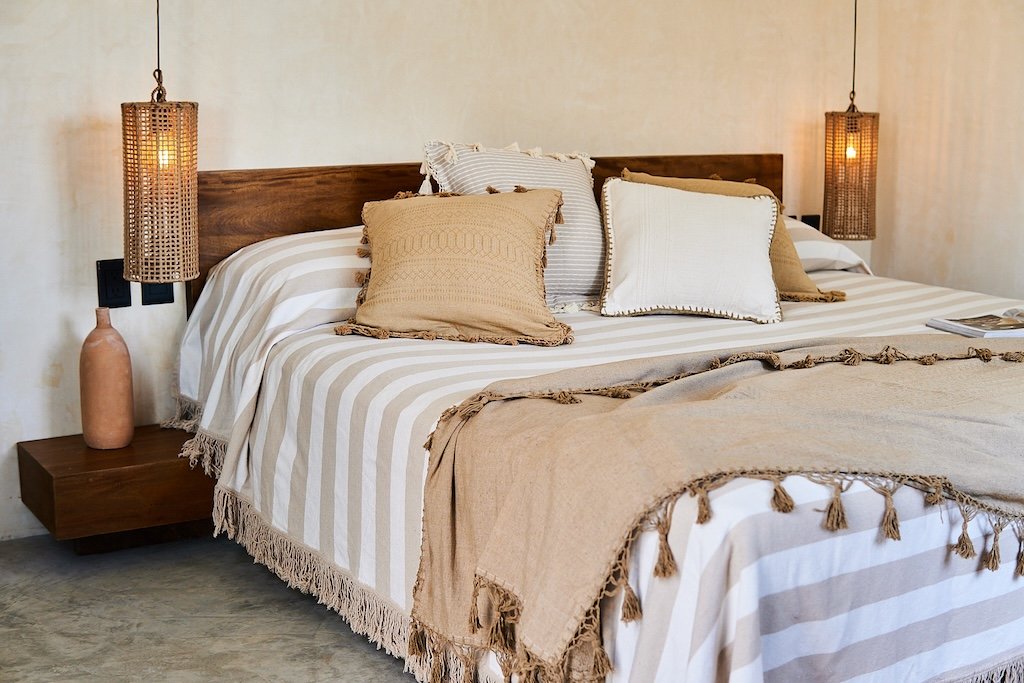 Opalo Pie de cama