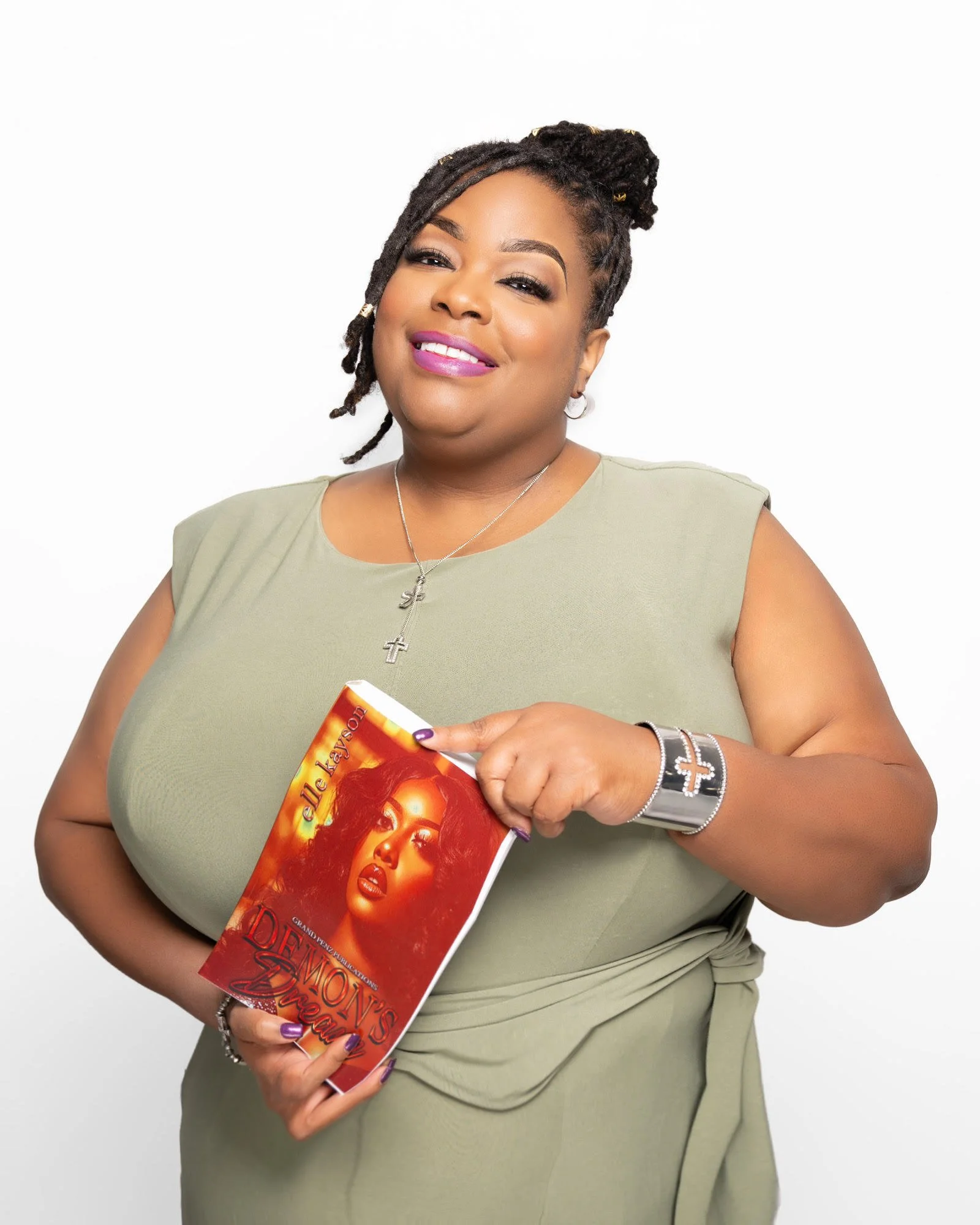 Generic user profile icon with a beige circular background and a stylized red person silhouette.