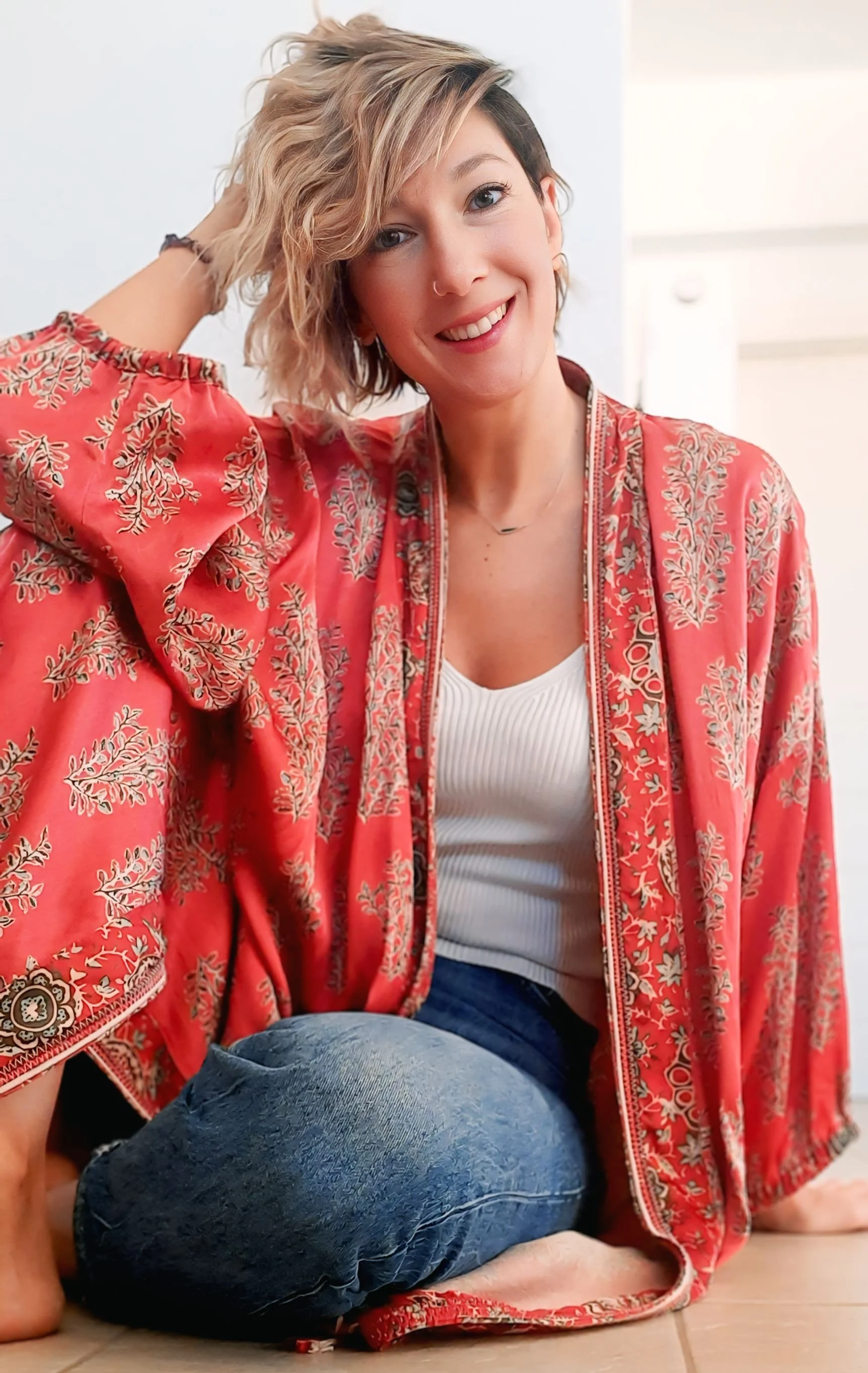 A somatic intimacy and dating coach from Greece
