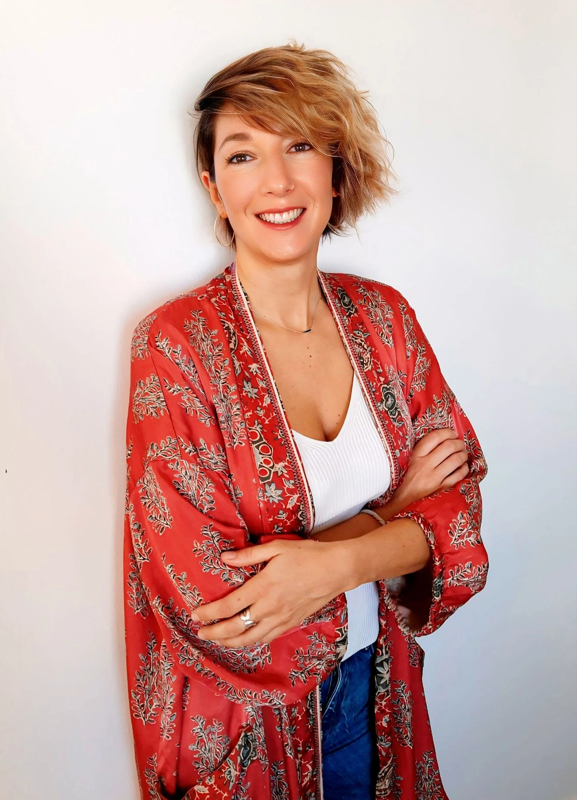 A somatic intimacy and dating coach from Greece