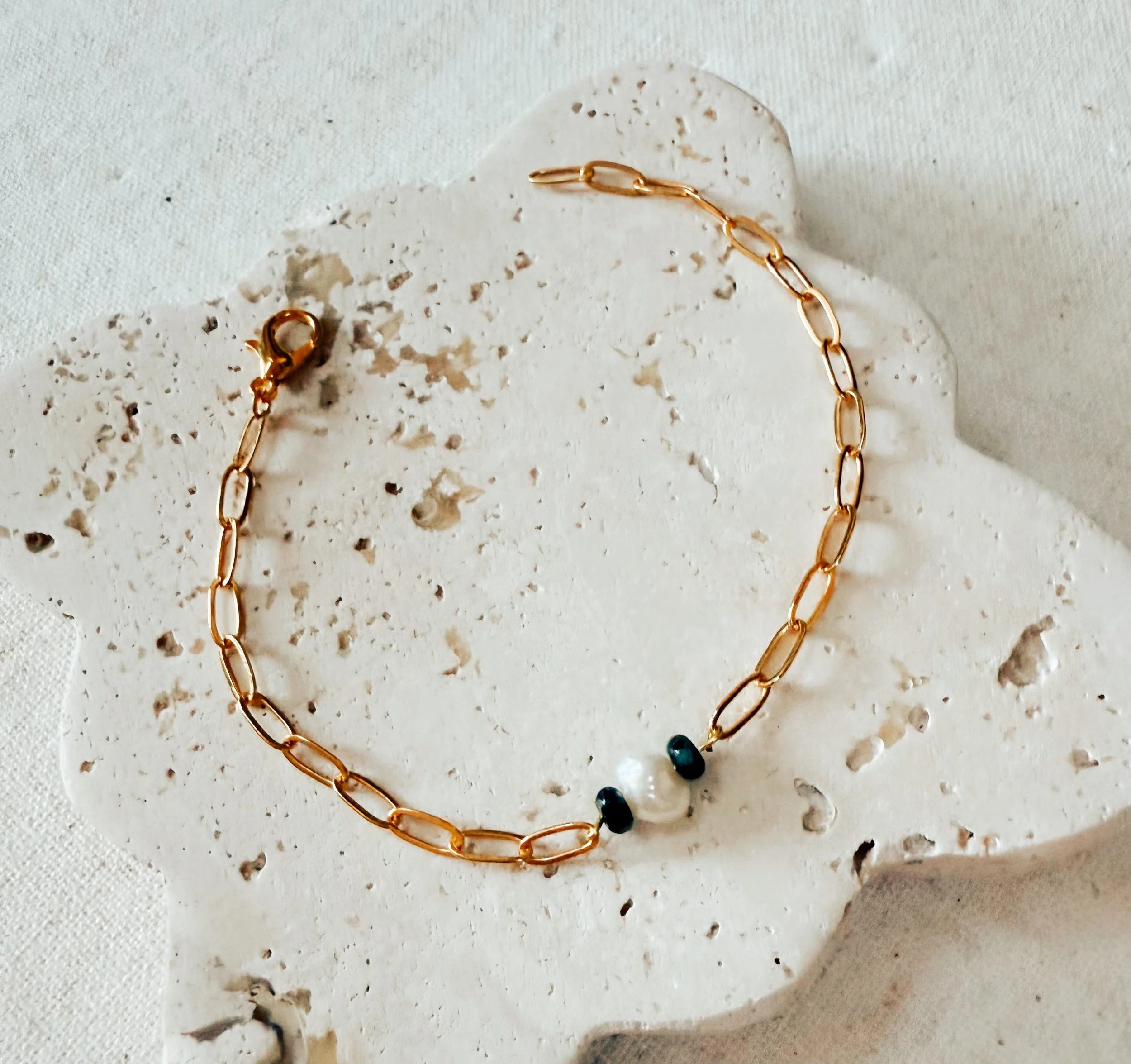 The Savannah Strand Pearl Bracelet