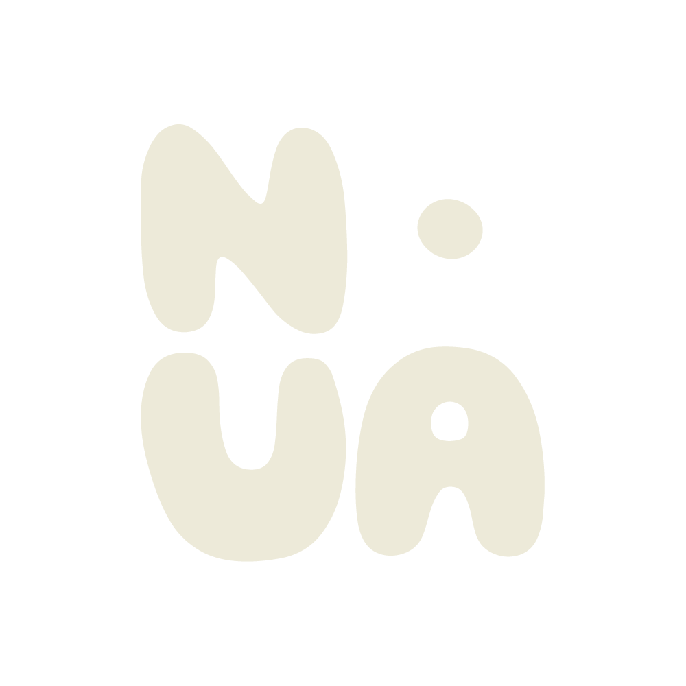 Texto en letras grandes y redondeadas que dice 'Nua' en color nude.
