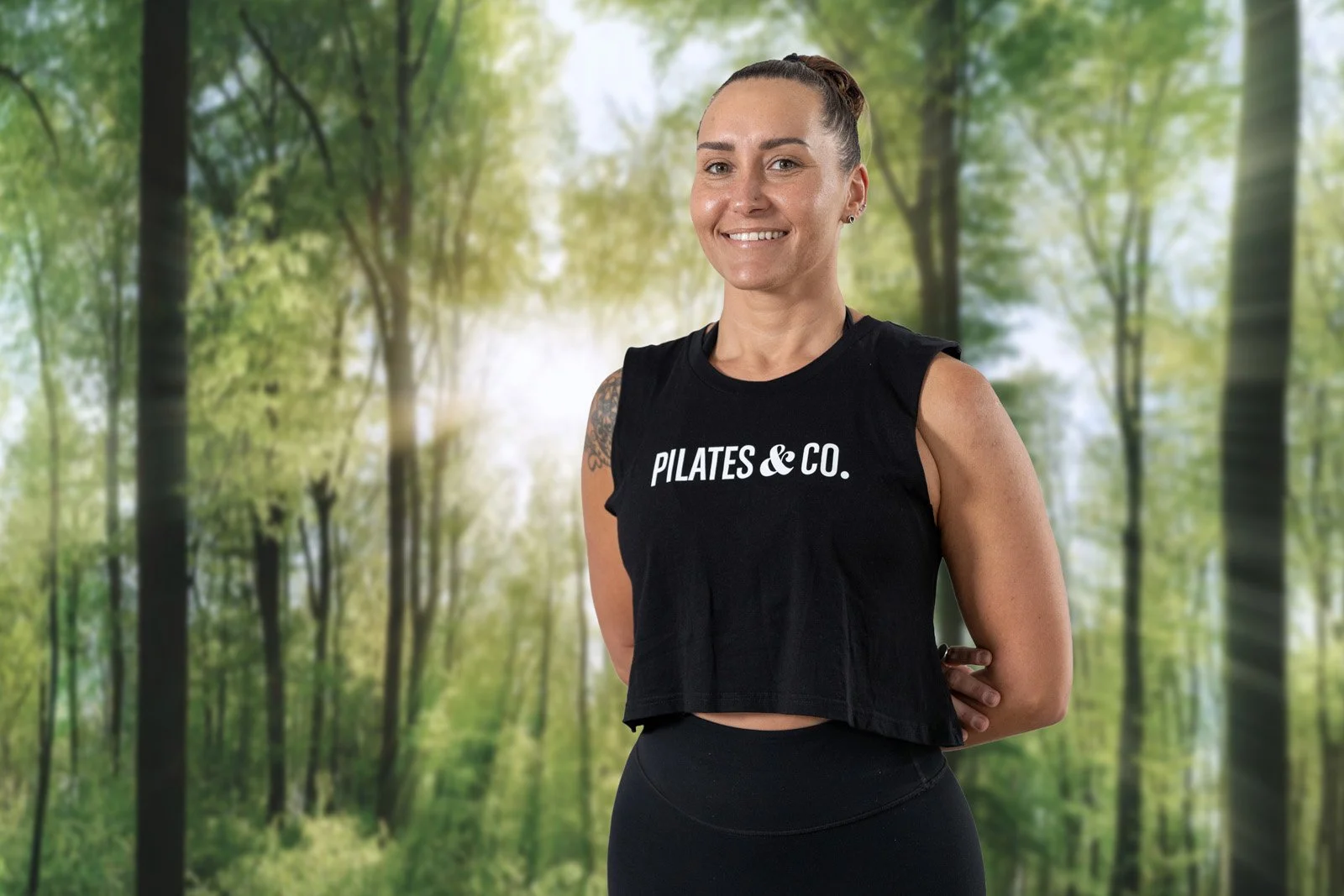 LU PILATES&CO. INSTRUCTOR