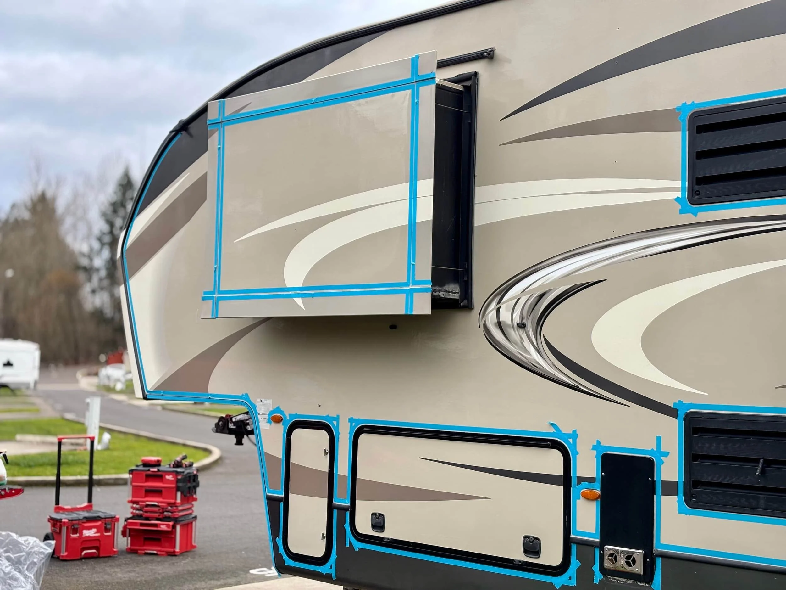 Mobile RV Repair - Reseal