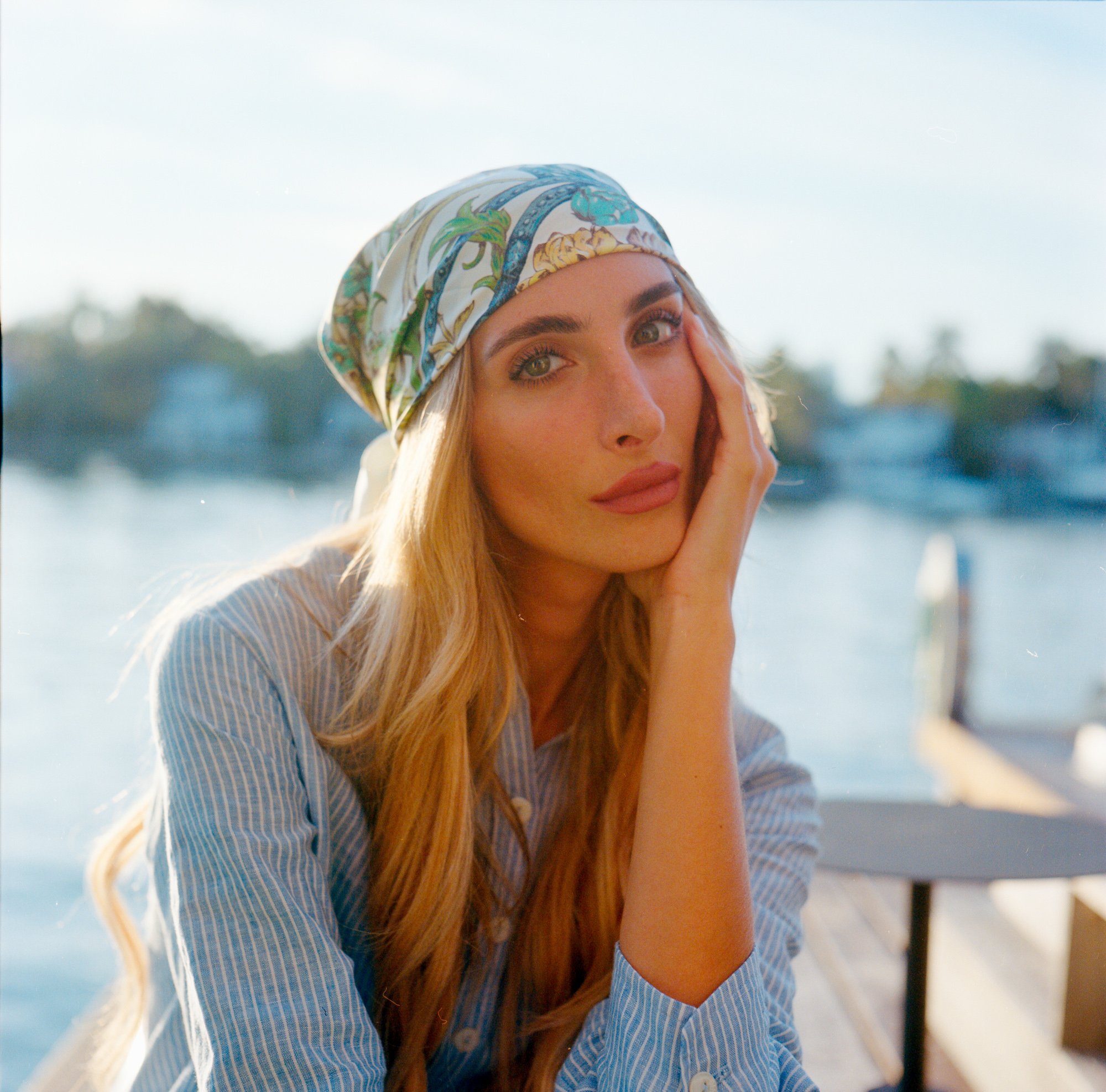 Olivvi Campaign '24. 
Miami, USA
Camera: Mamiya C330F
Film: Kodak Portra 400