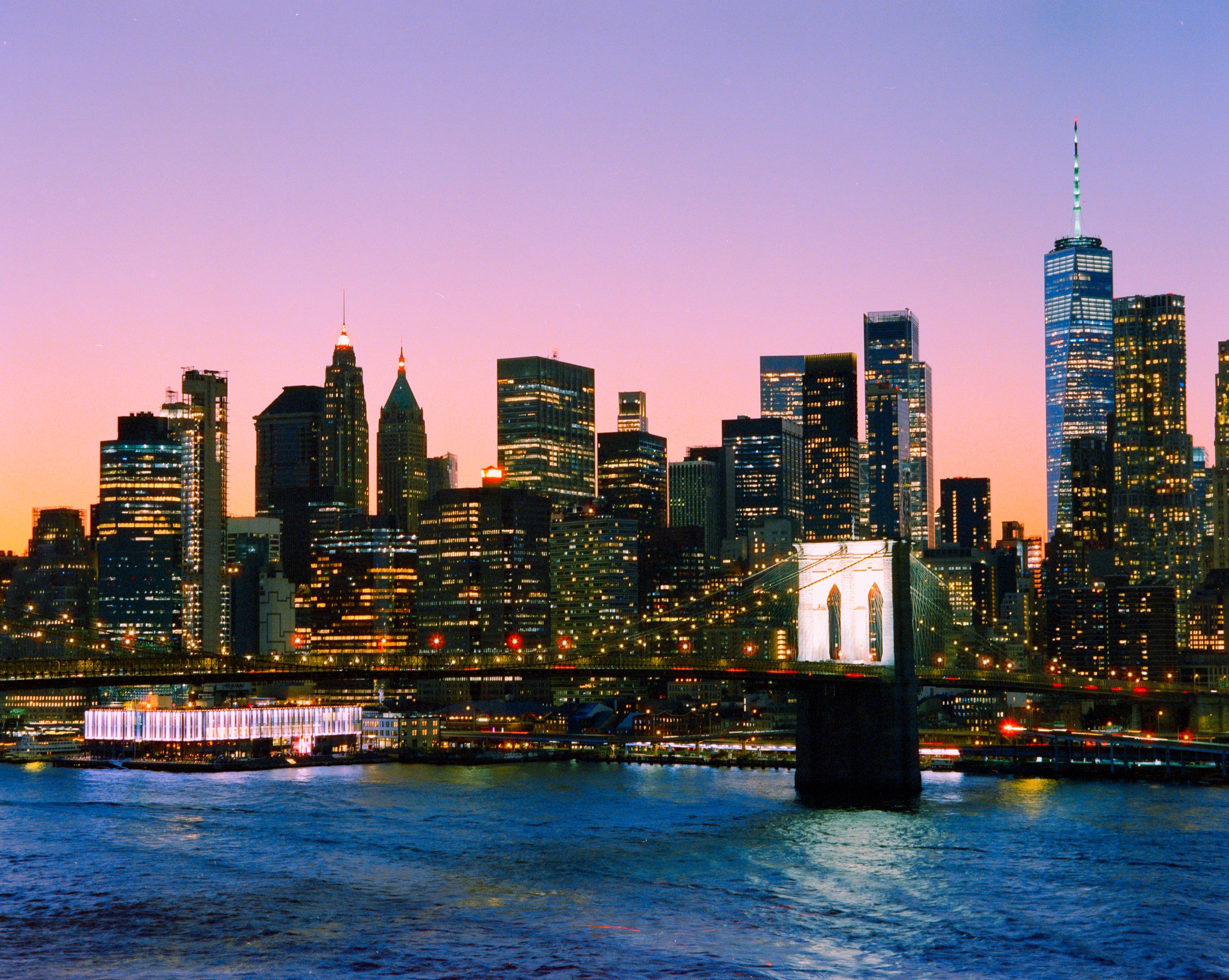 Gulfstream Book. 
New York, USA '25
Camera: Mamiya RB67 Pro SD
Film: Cinestill 800T