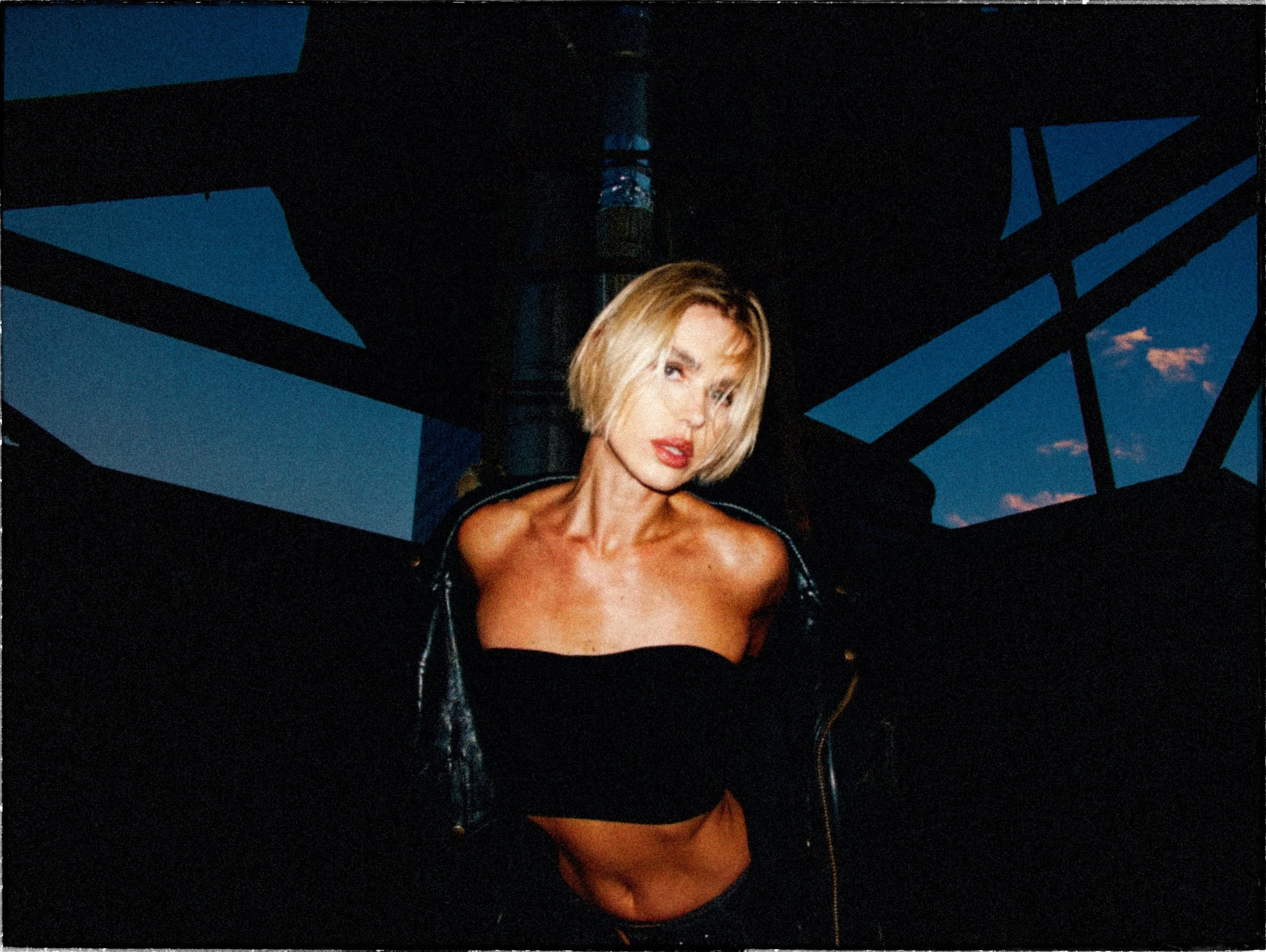 Editorial  September '26
Insomnia Magazine
New York, USA
Camera: Leica DIGILUX 2