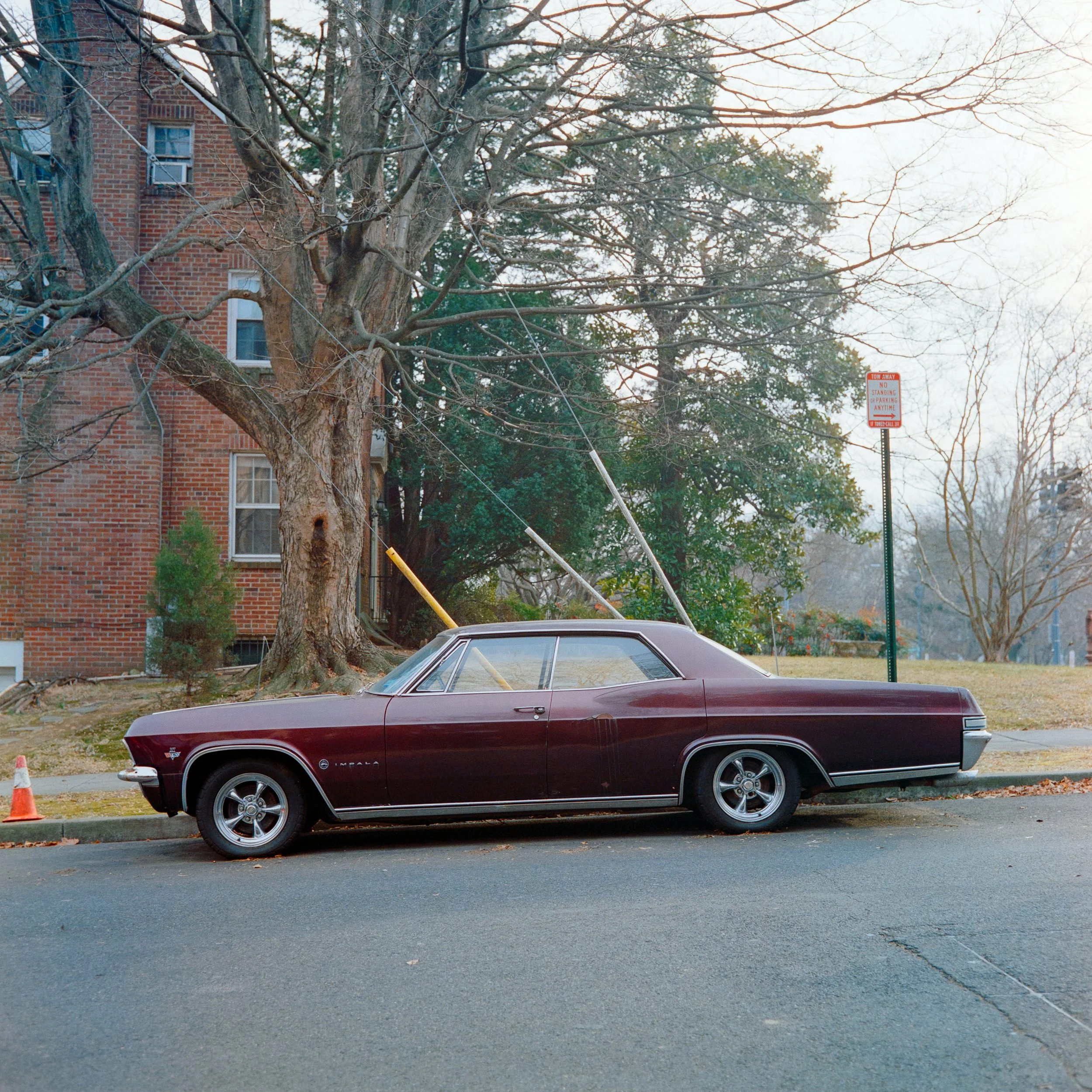 Gulfstream Book. 
Washington DC, USA' 26
Camera: Rolleiflex 3.5F
Film: Kodak Portra 800
