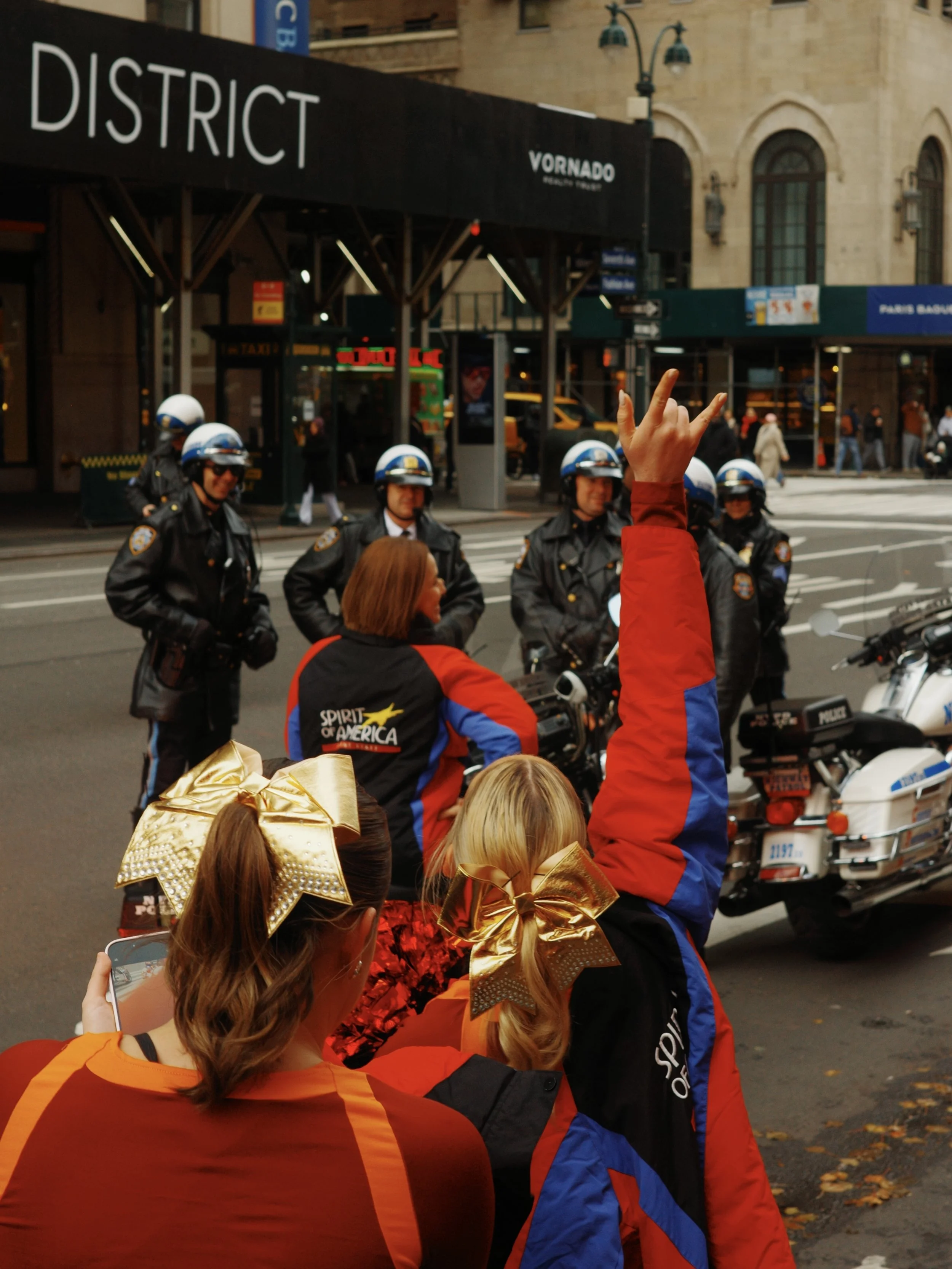 New York
Macy's Parade
Ricoh GR IIIX (SOOC)