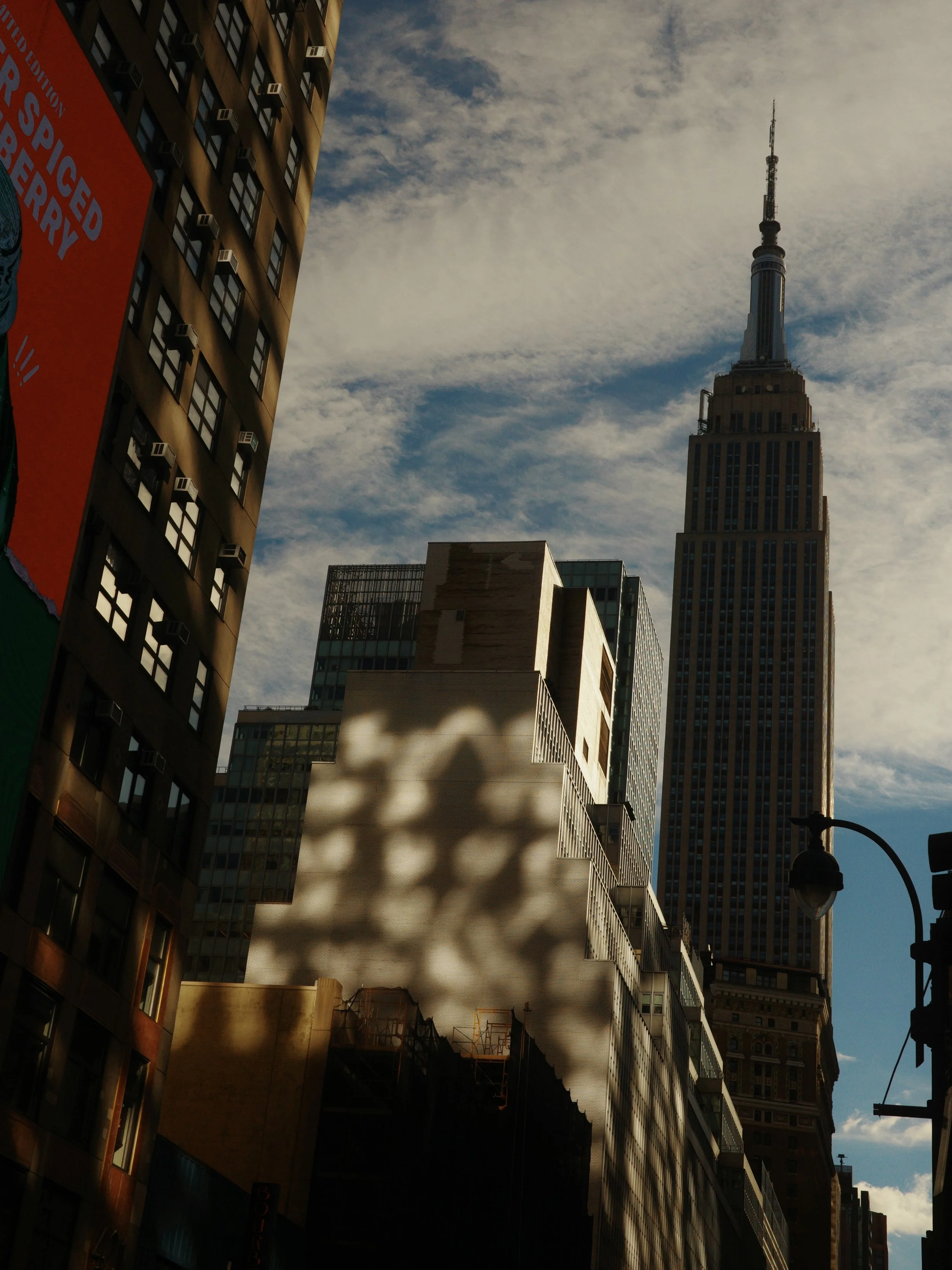 New York
Empire State Building
Ricoh GR IIIX (SOOC)
