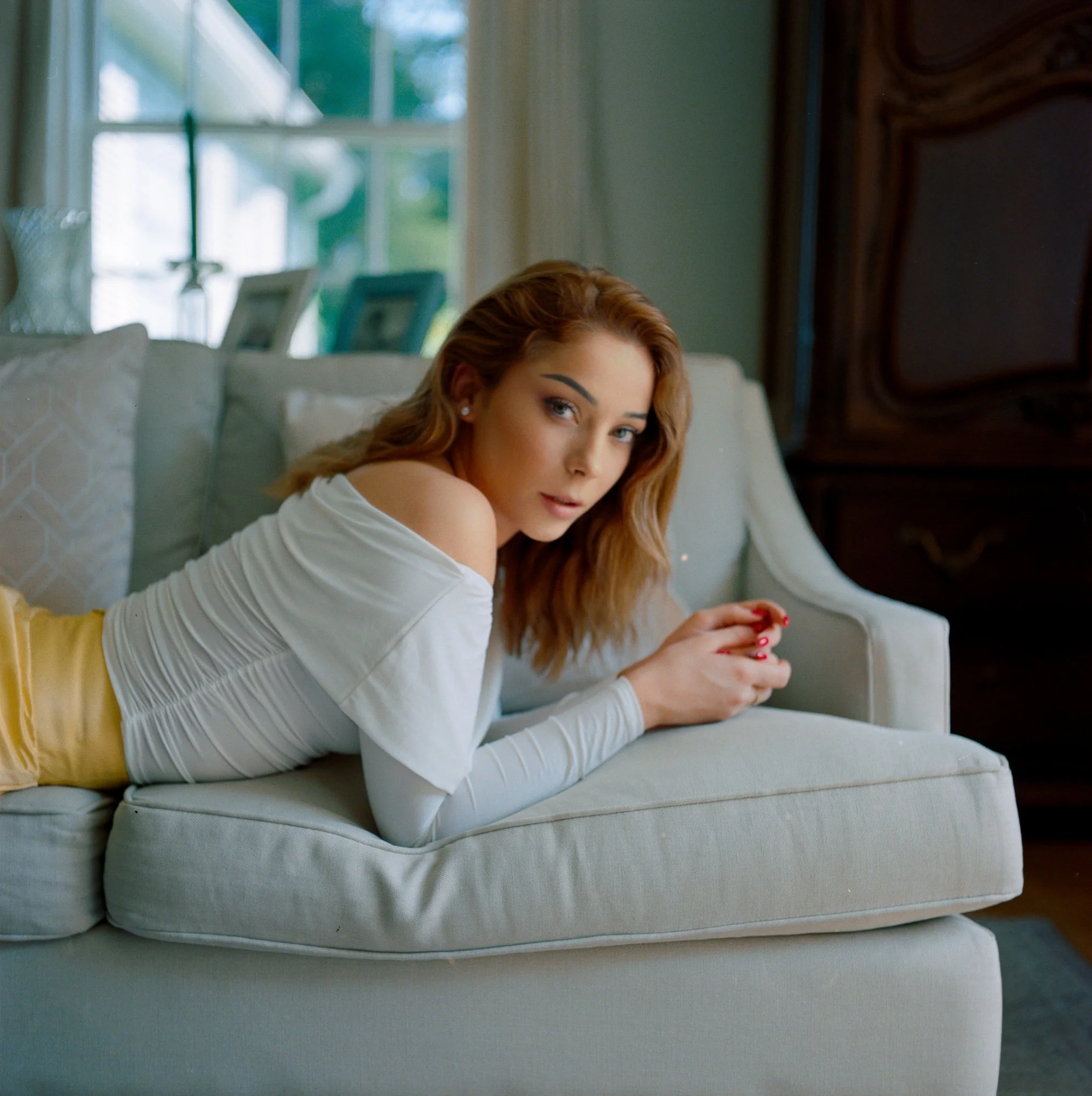 Miss World '24
New York, USA
Camera: Mamiya C330F
Film: Kodak Portra 800