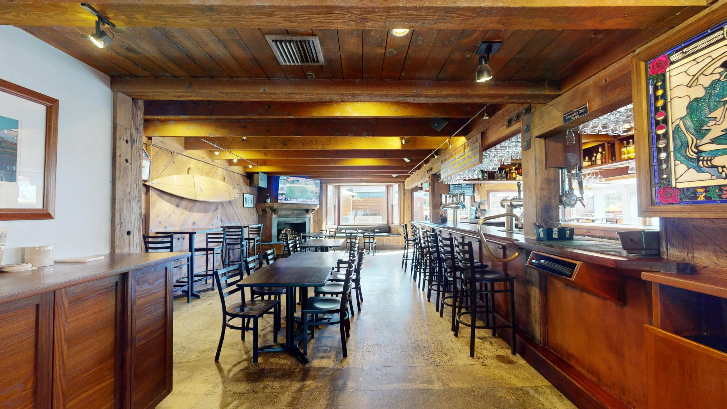 Half-Moon-Bay-Brewing-Photos (High-Res)15.jpg