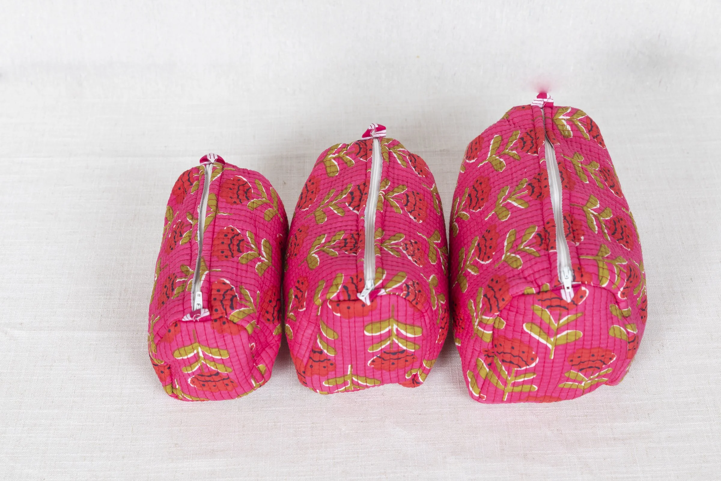 Toiletry Bags – Leaf + Petal Print (Hot Pink)